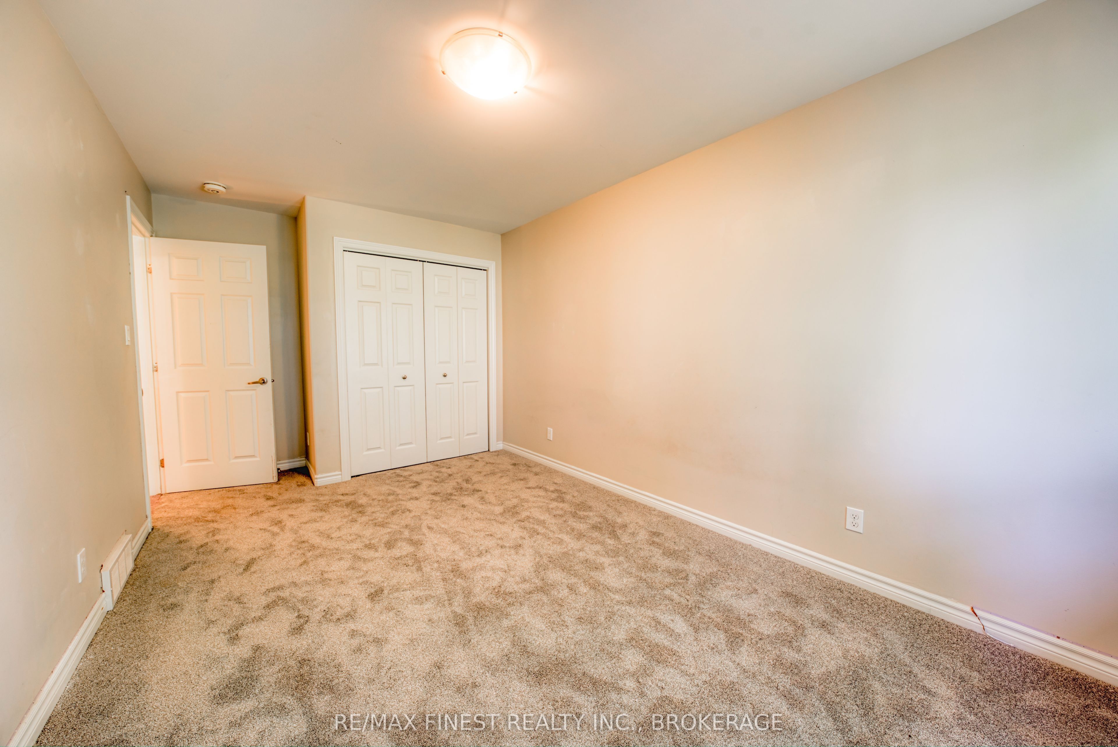 1010 Rosanna Avenue Property Photo 25