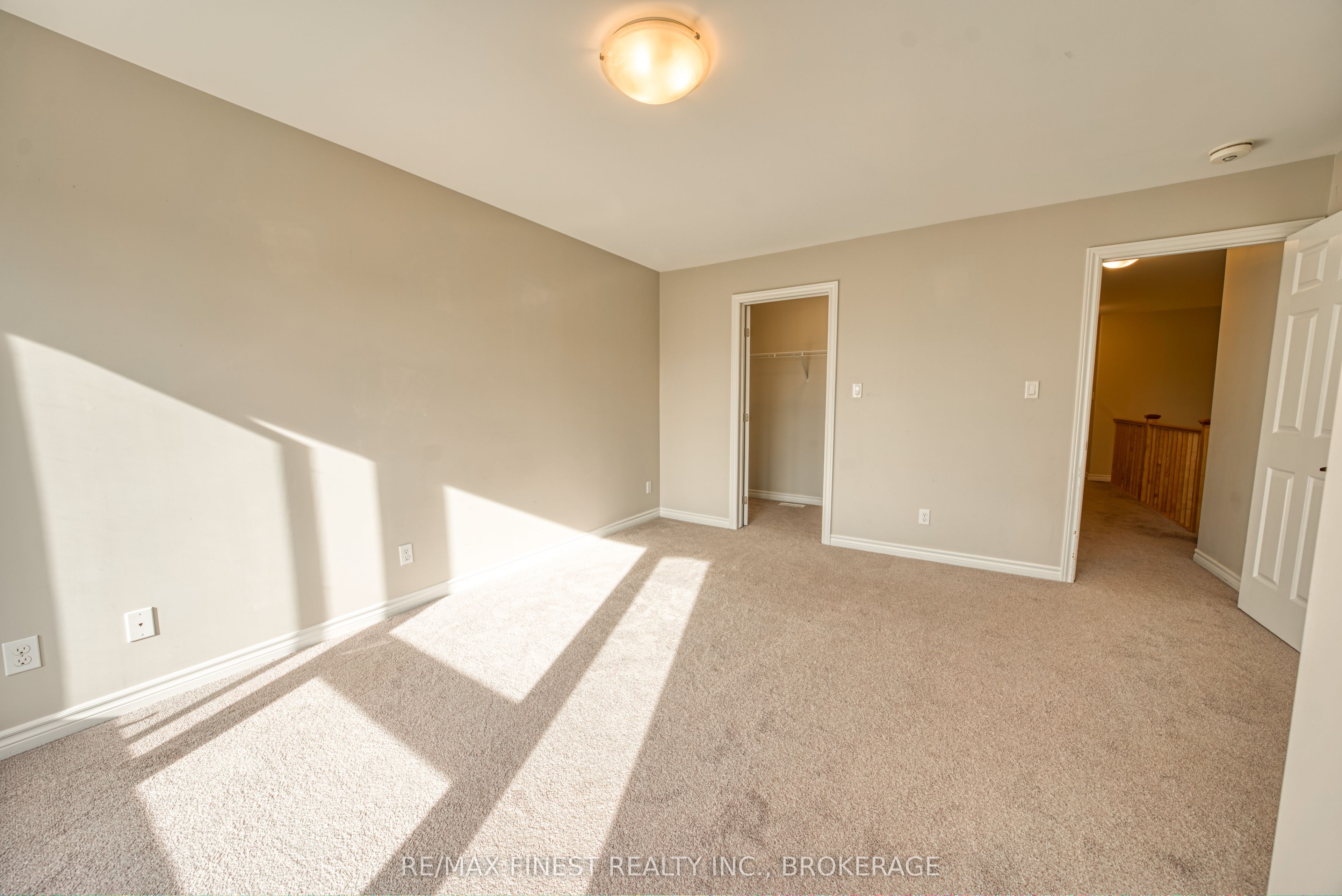 1010 Rosanna Avenue Property Photo 28