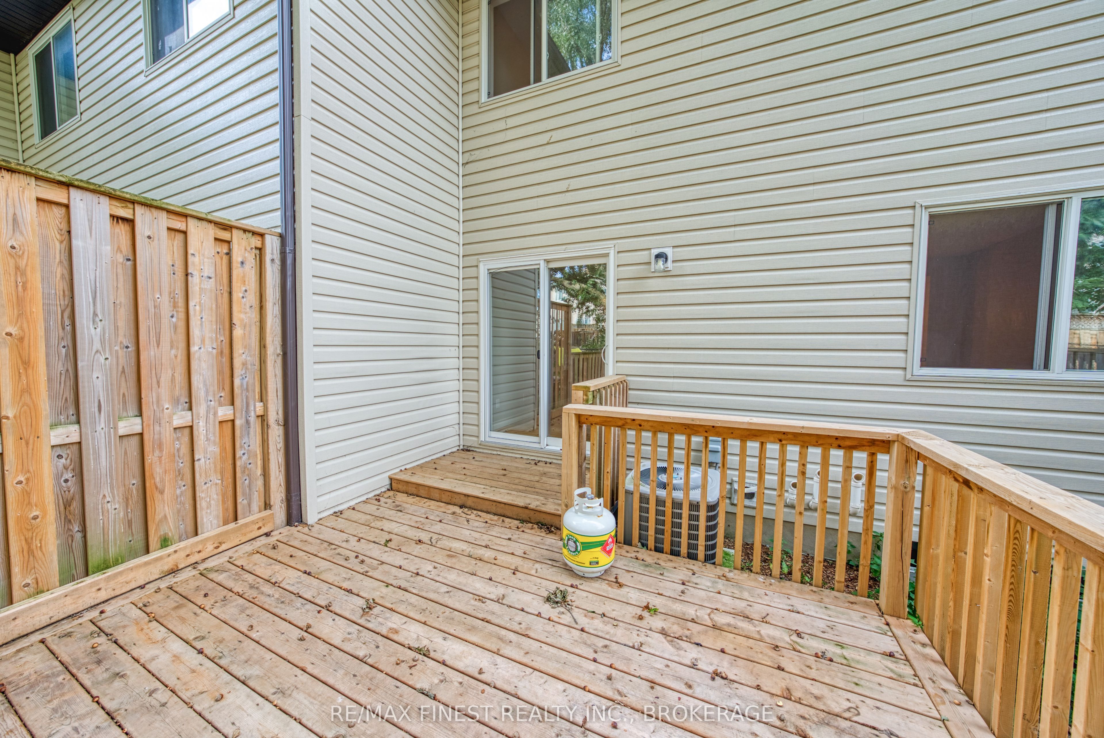 1010 Rosanna Avenue Property Photo 32