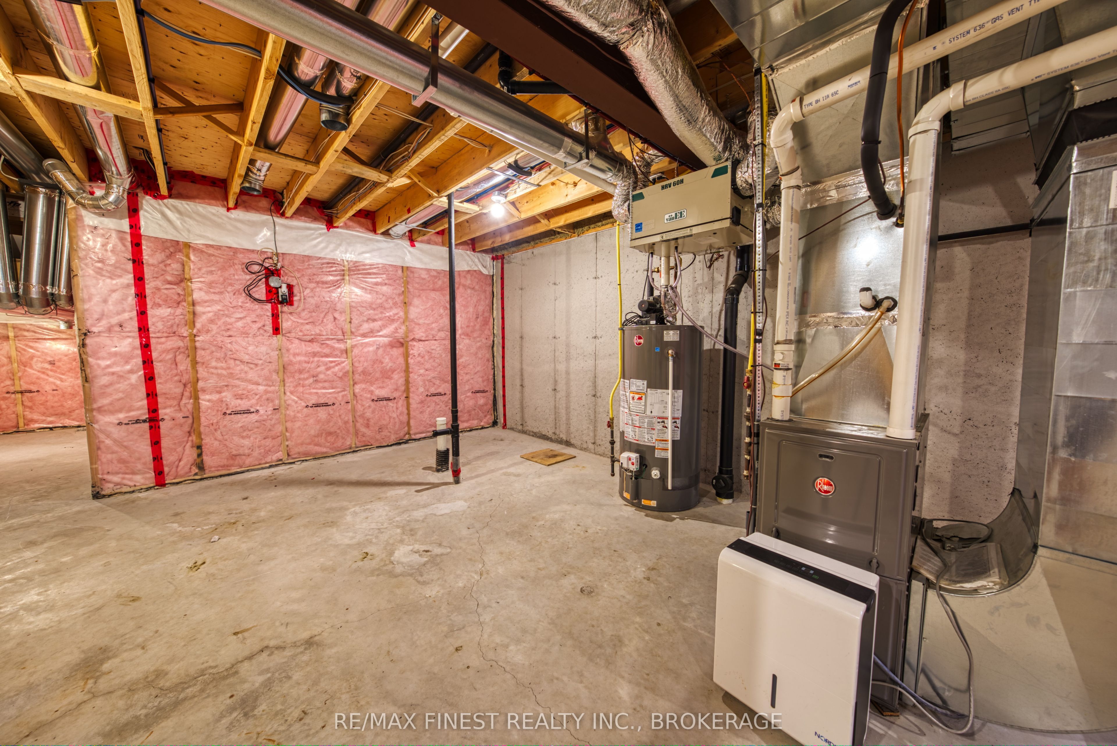 1010 Rosanna Avenue Property Photo 34