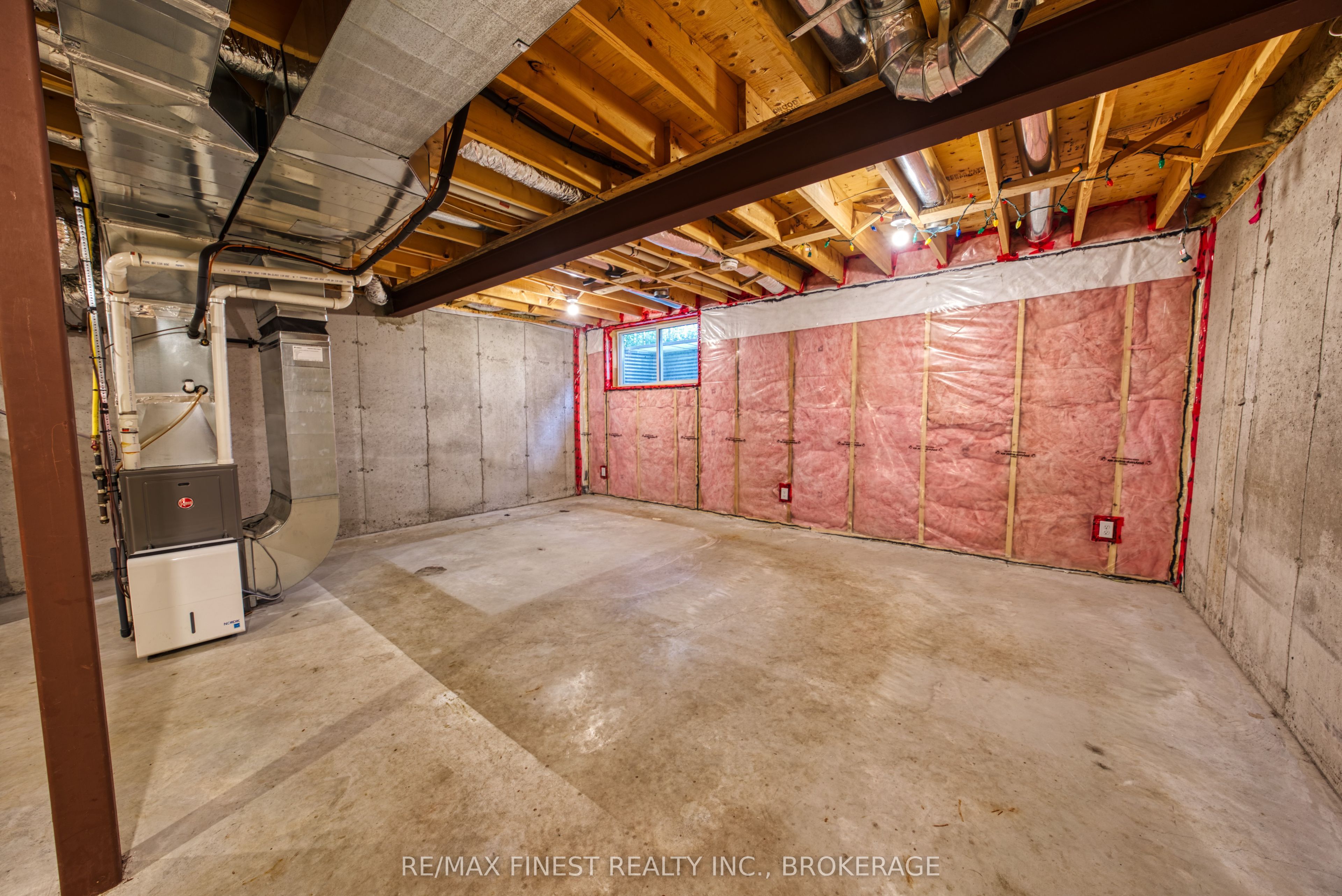 1010 Rosanna Avenue Property Photo 35
