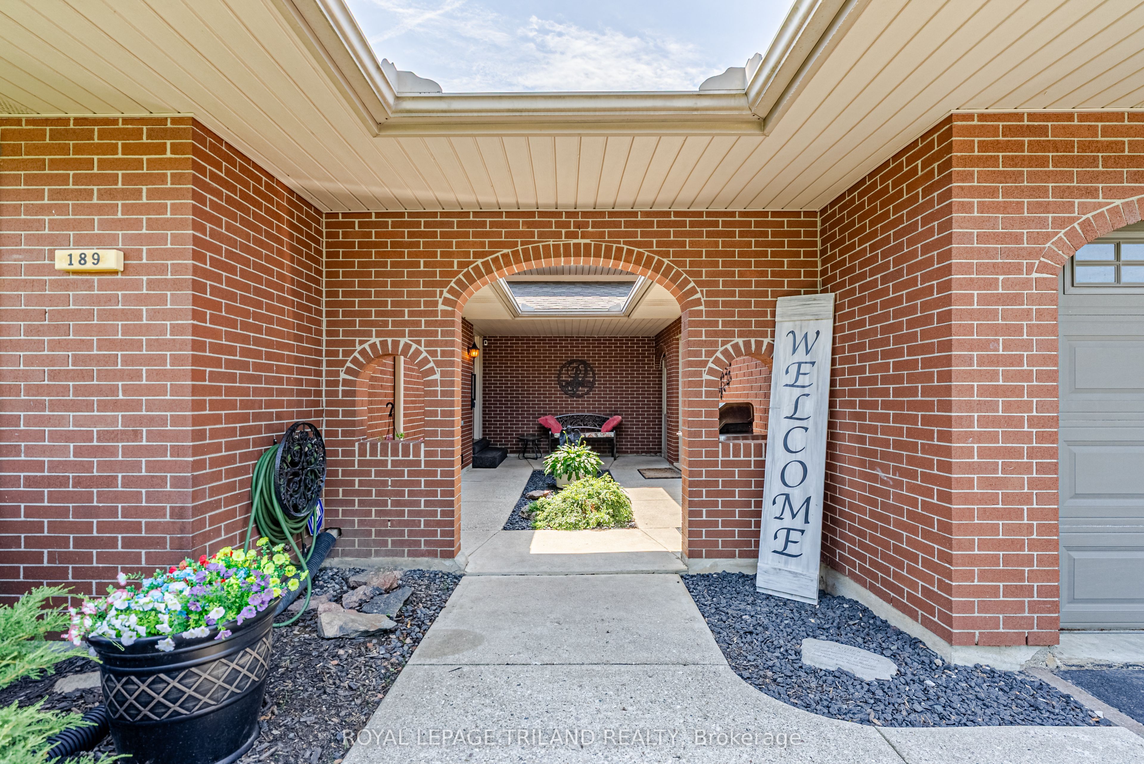 189 Huntington Crescent Property Photo 4