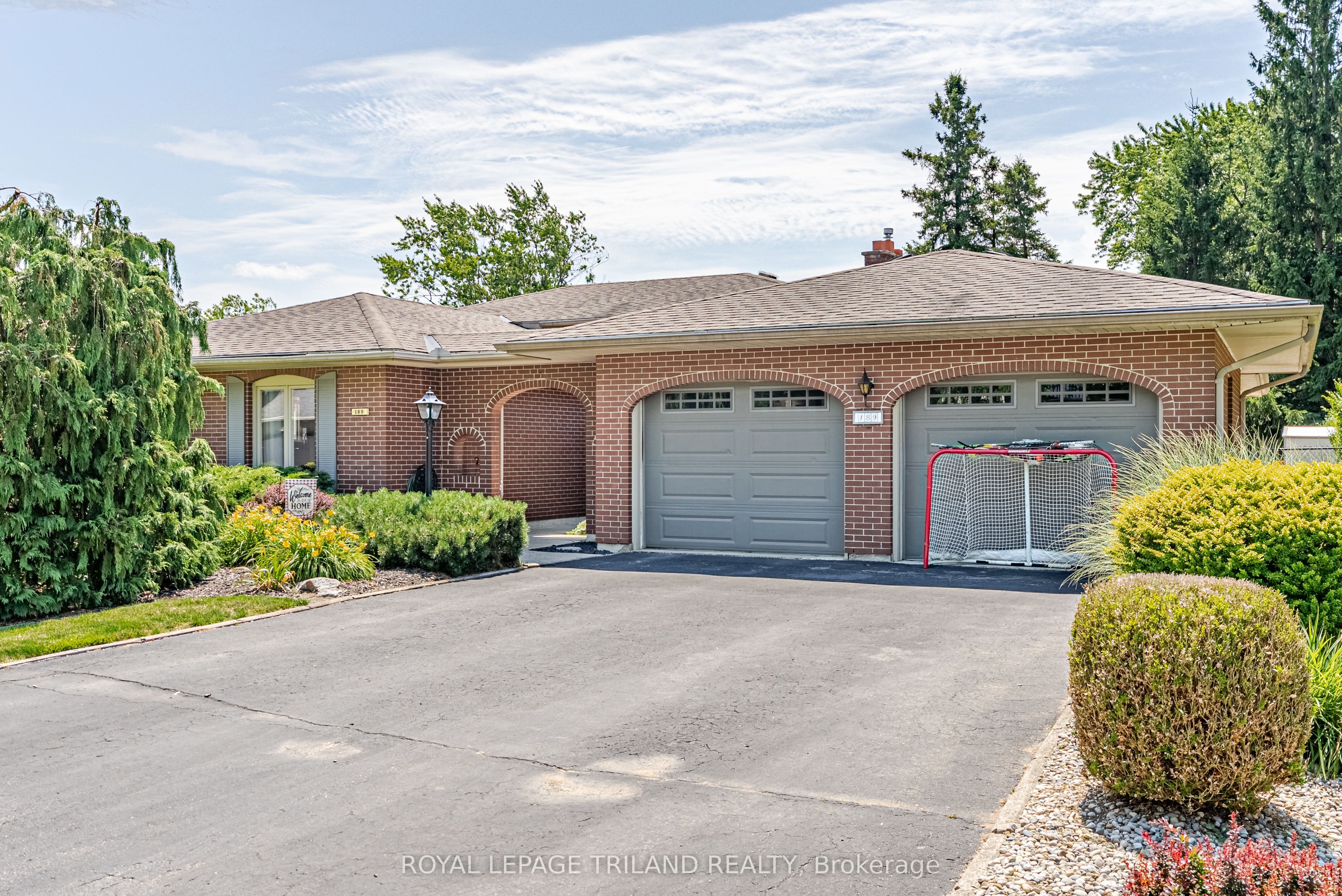 189 Huntington Crescent Property Photo 5