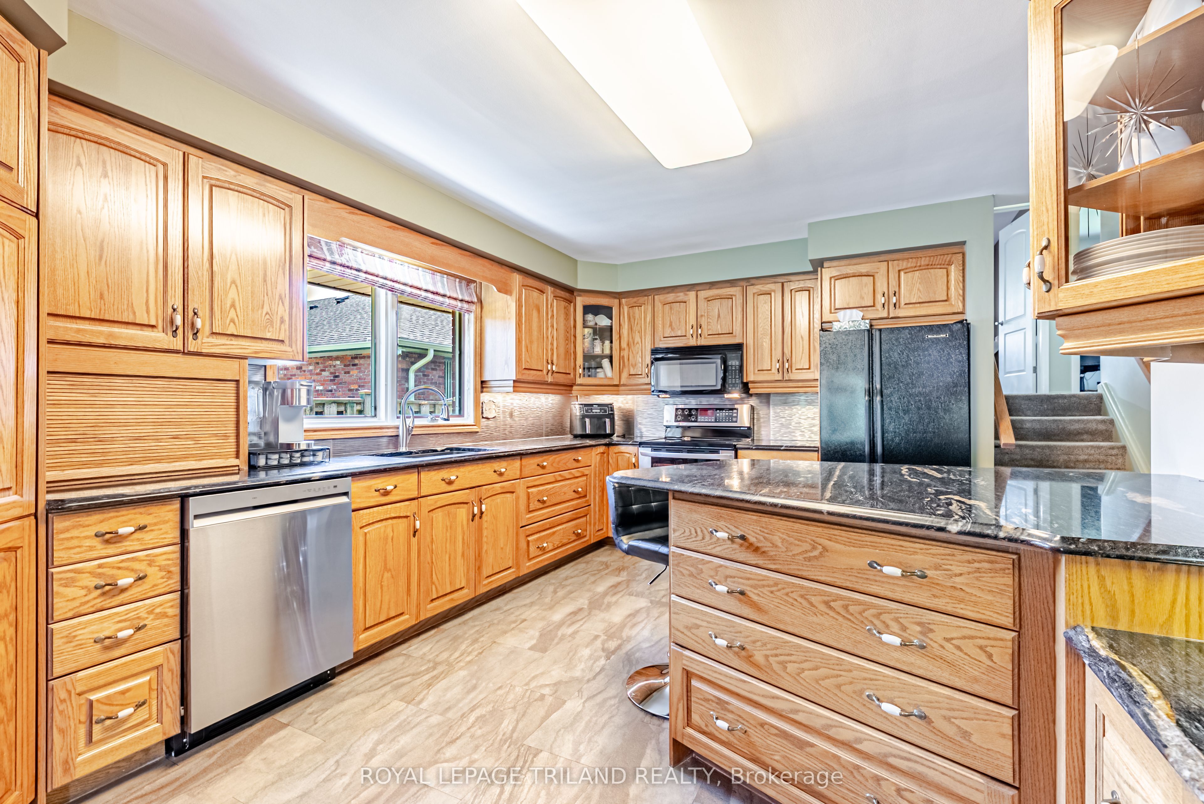 189 Huntington Crescent Property Photo 16