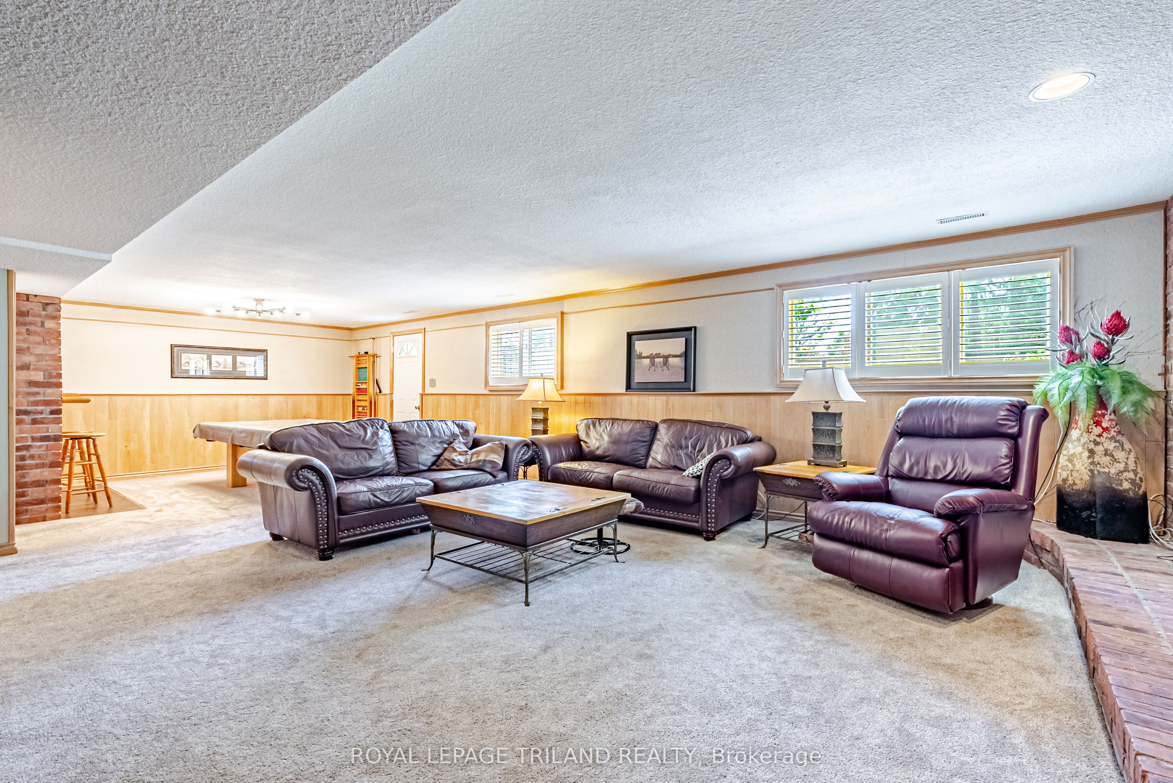 189 Huntington Crescent Property Photo 24