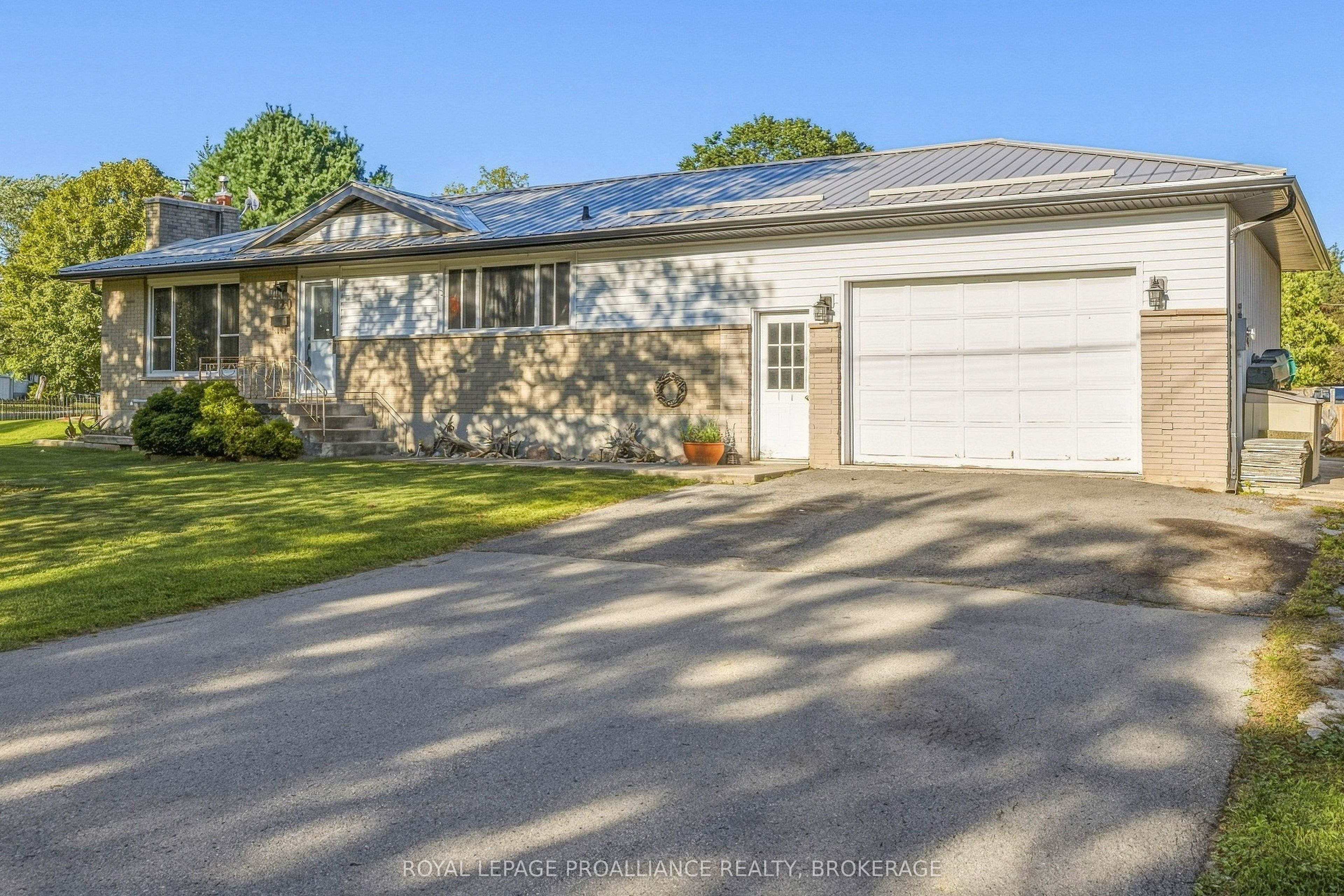 420 Maple Ridge Drive Property Photo 1