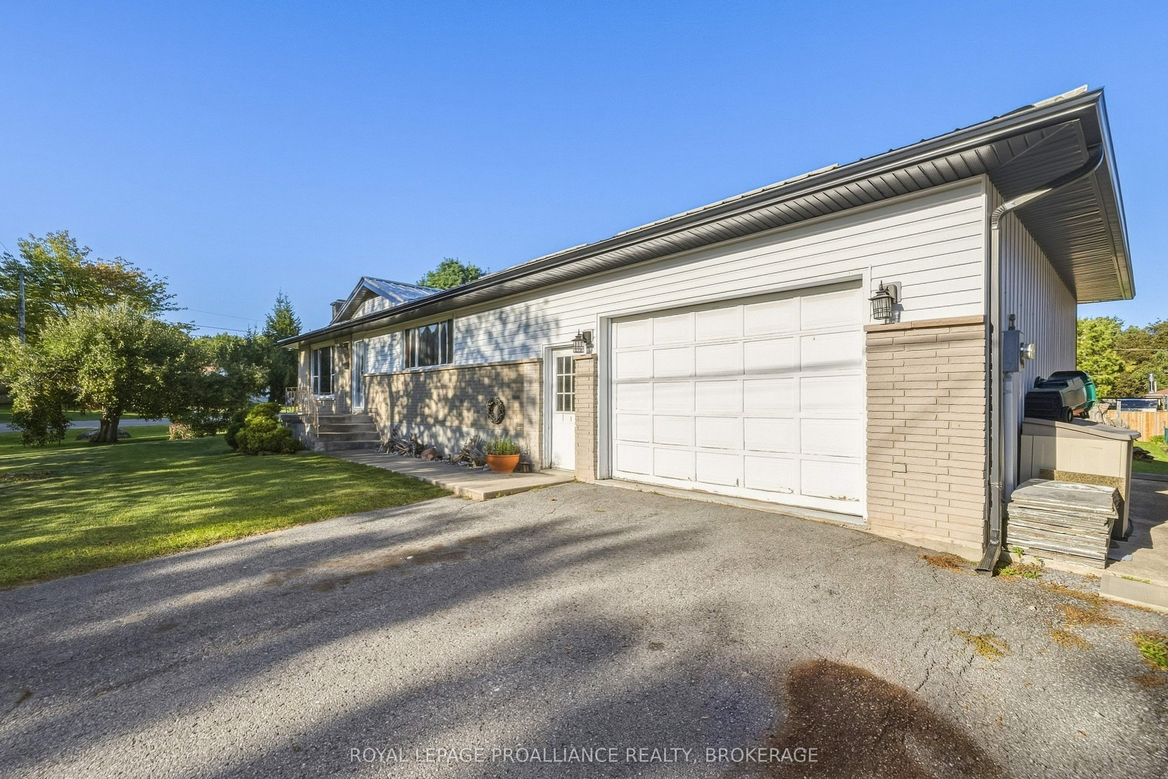 420 Maple Ridge Drive Property Photo 4