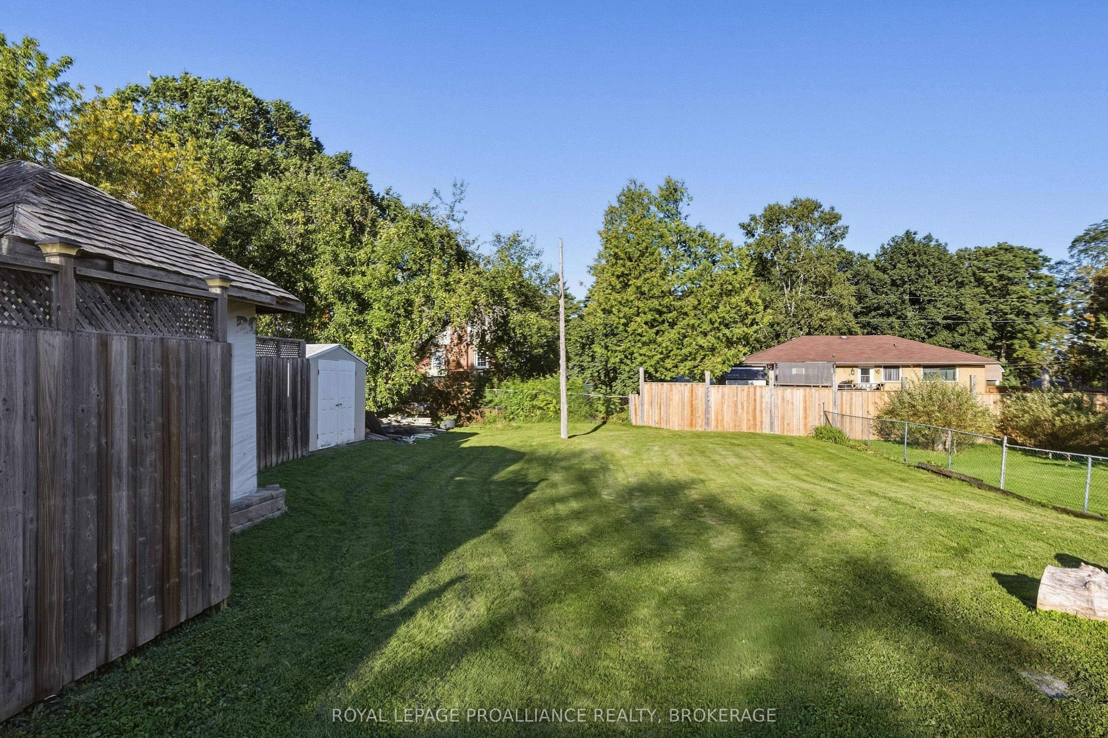 420 Maple Ridge Drive Property Photo 11