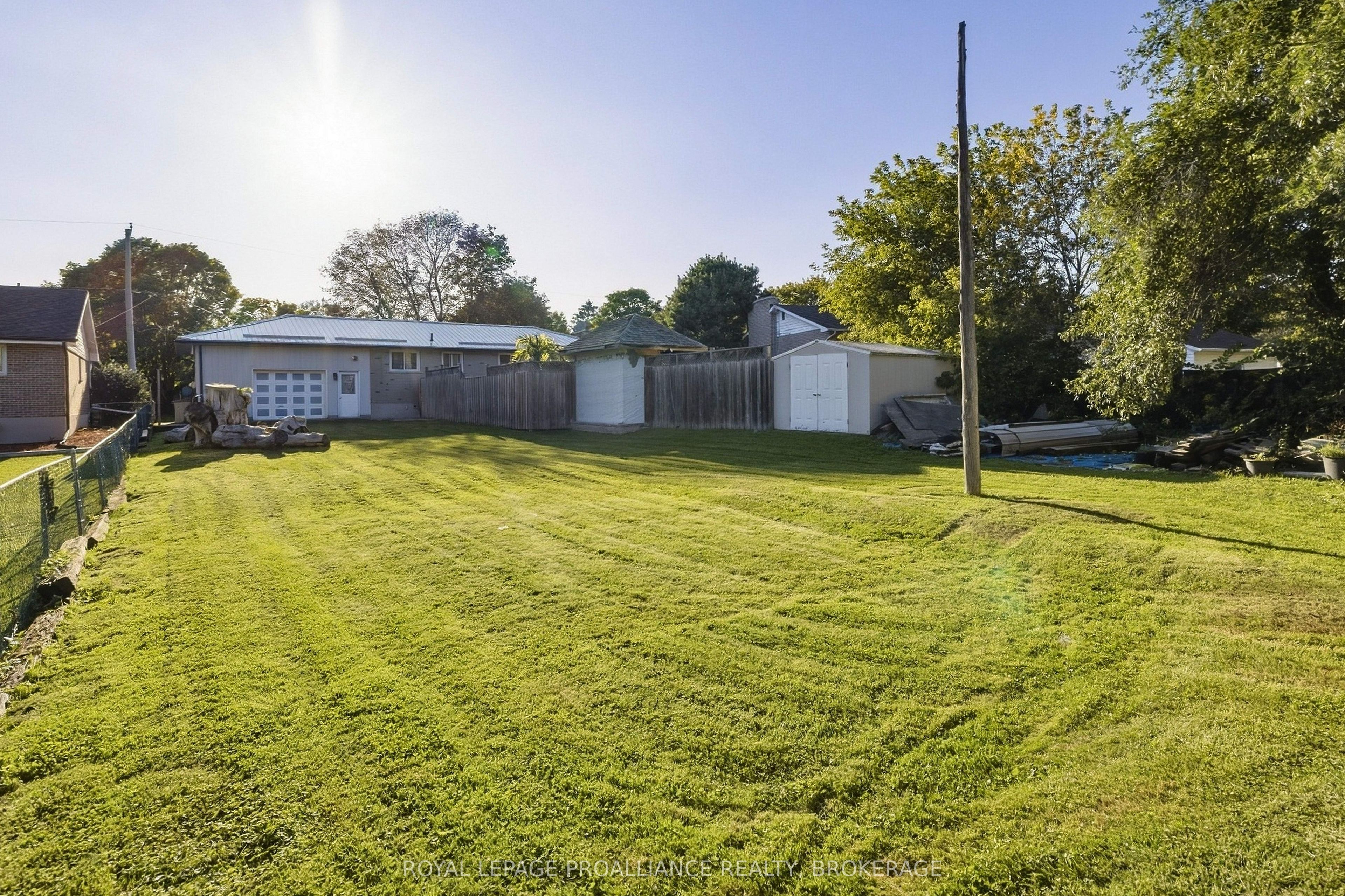 420 Maple Ridge Drive Property Photo 12