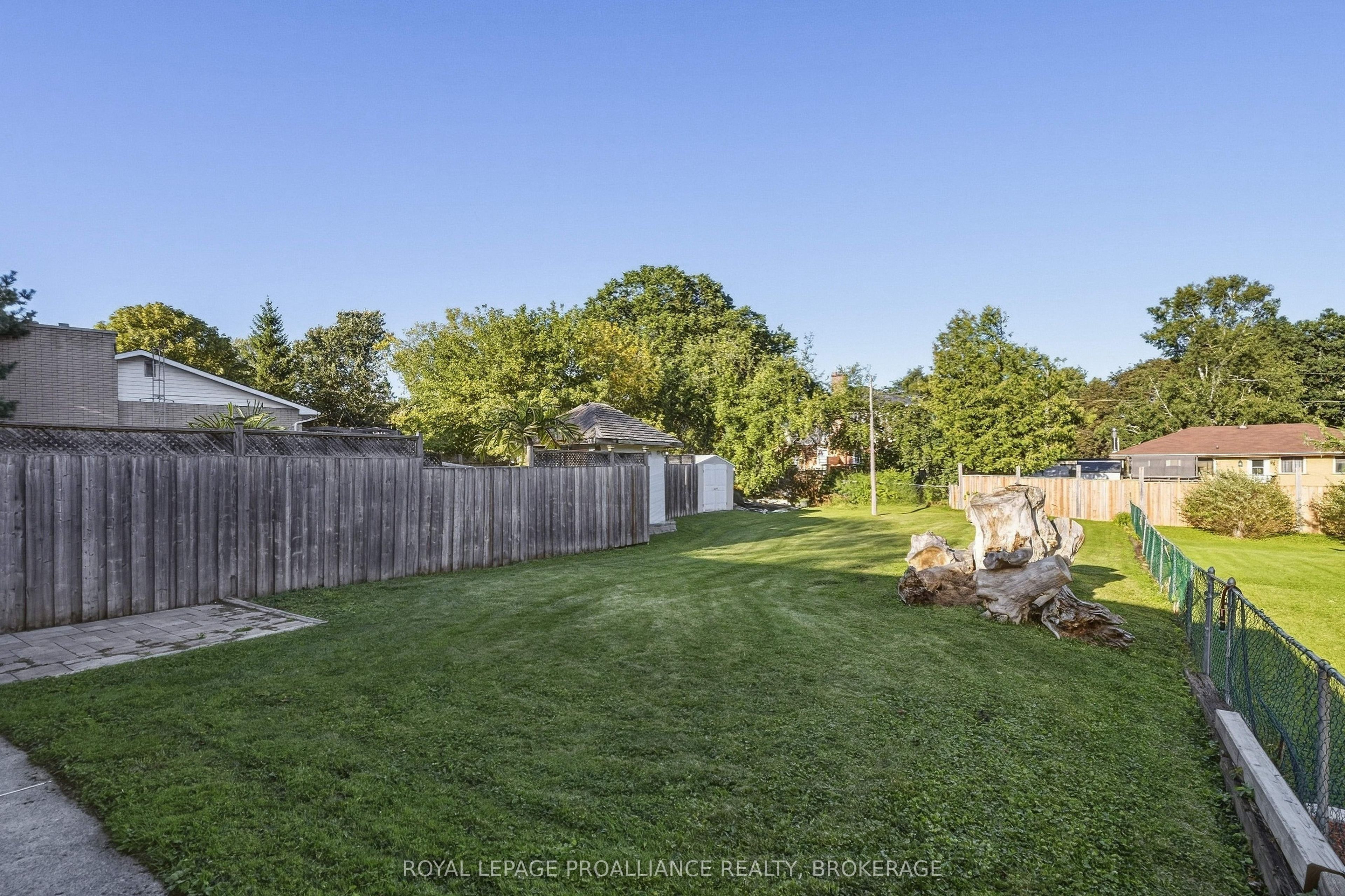 420 Maple Ridge Drive Property Photo 14