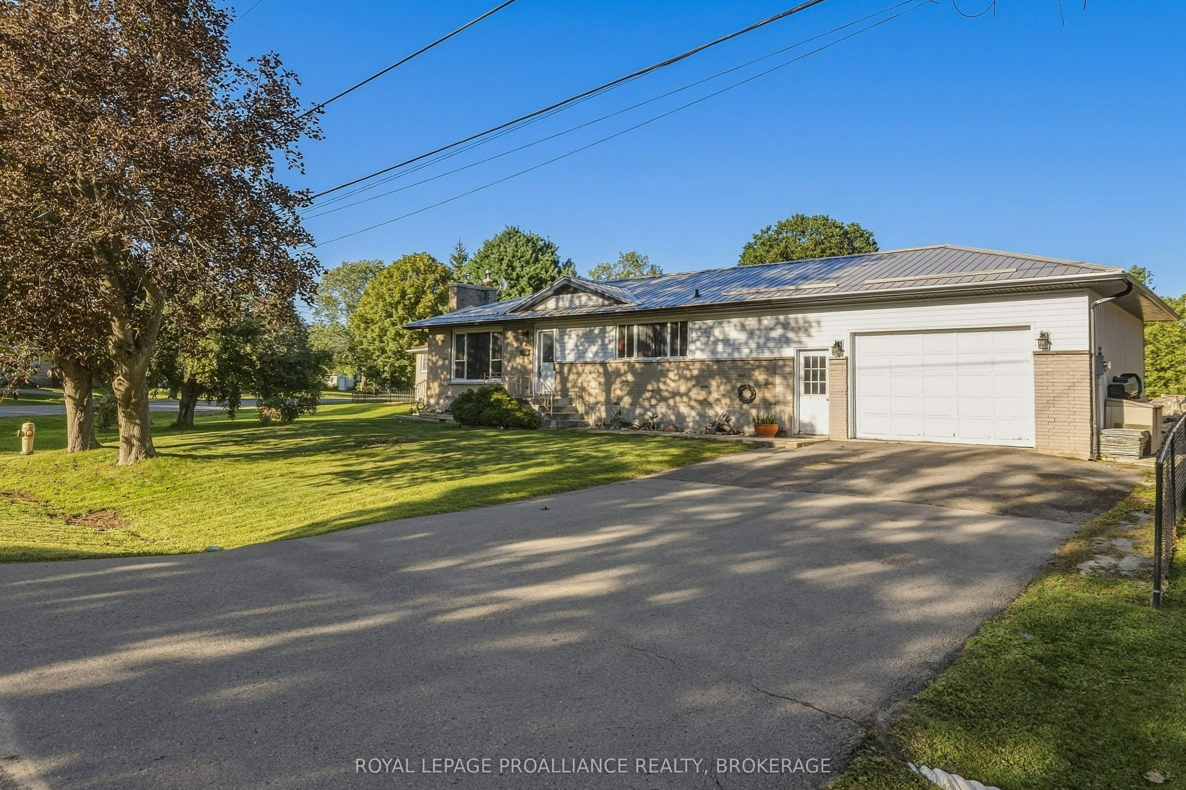 420 Maple Ridge Drive Property Photo 15