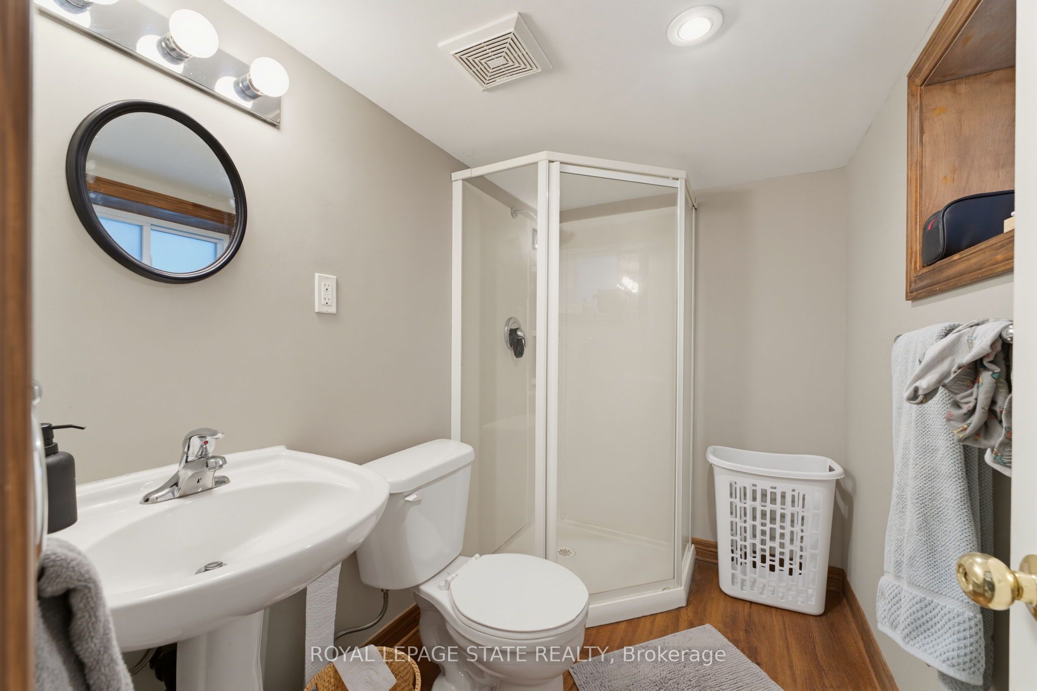 394 Charlton Avenue W Property Photo 33