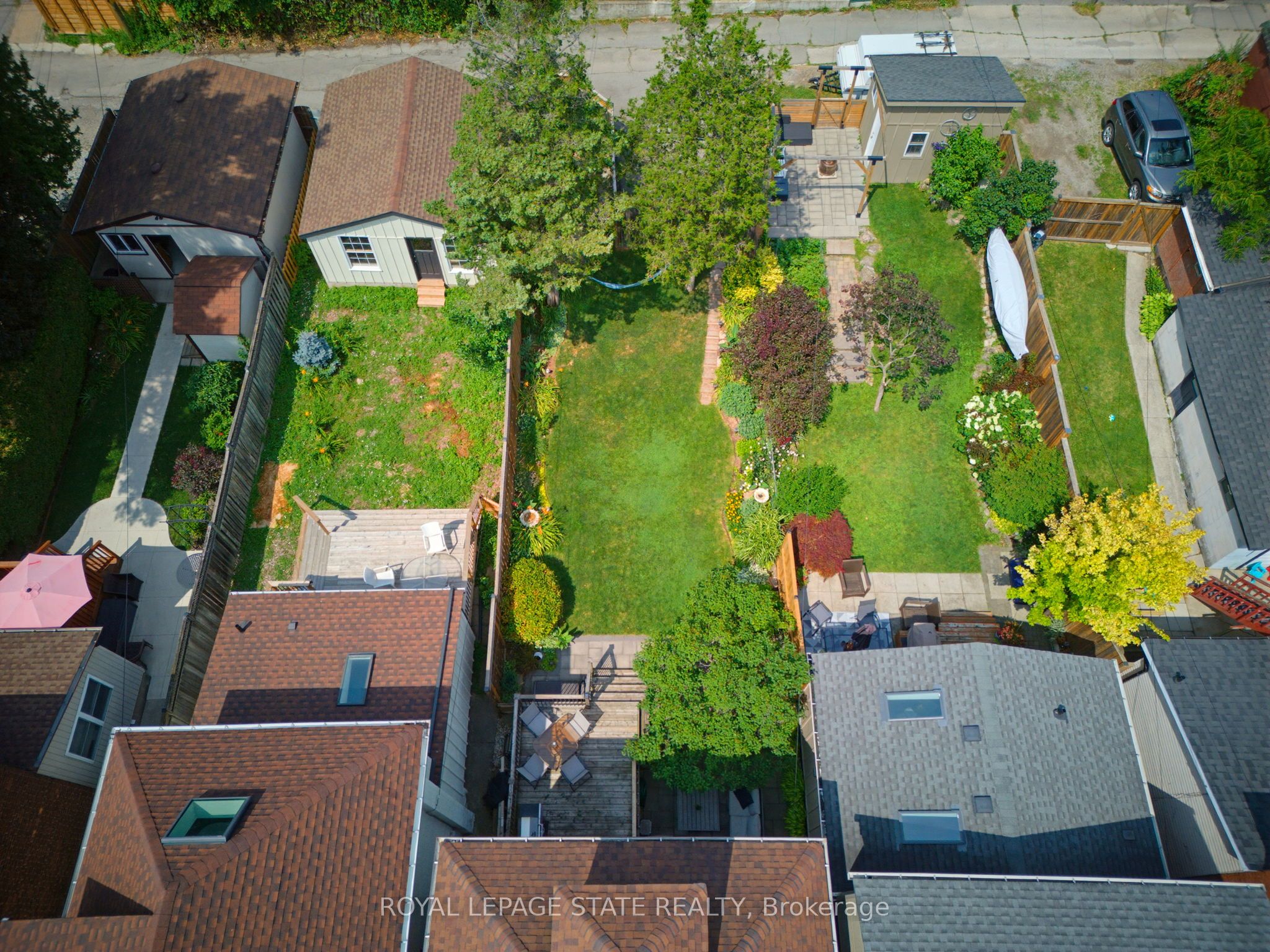 394 Charlton Avenue W Property Photo 43
