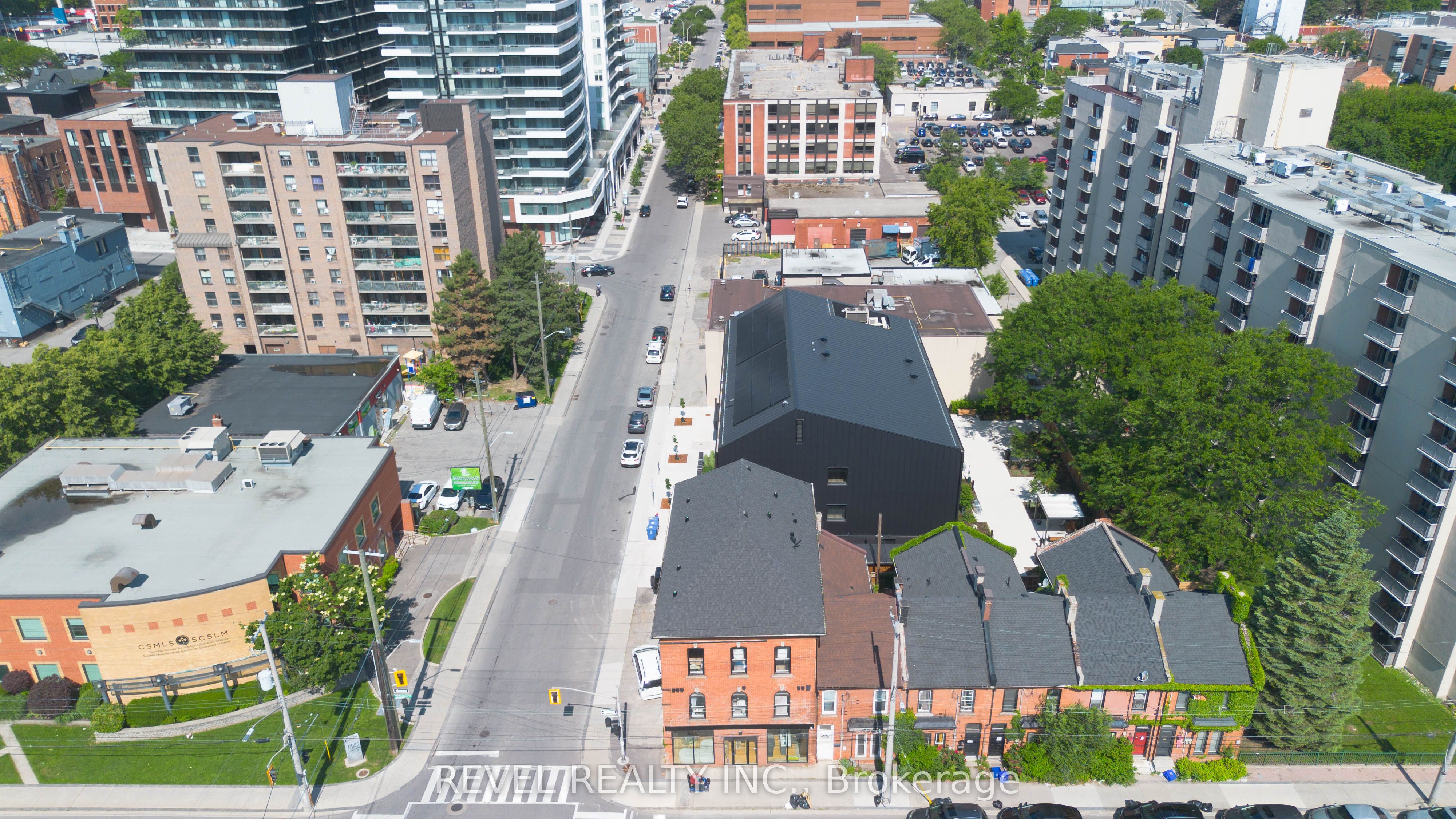 45 Wellington Street N Property Photo 41