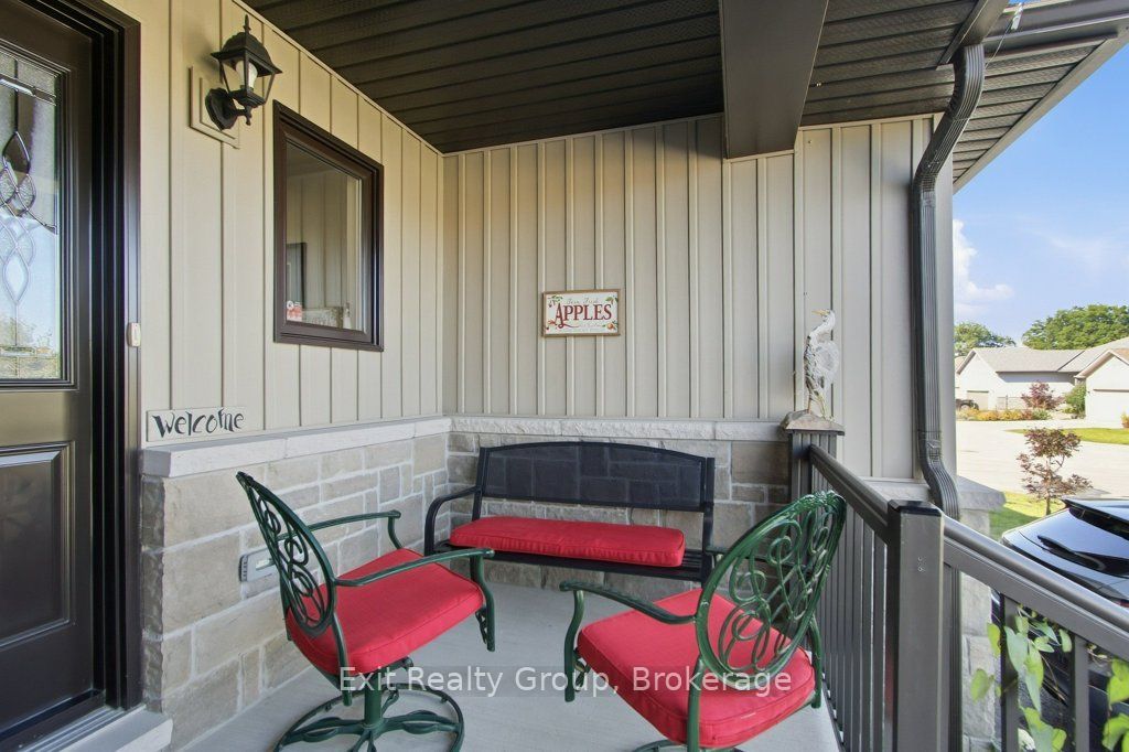 83 Conger Drive Property Photo 3