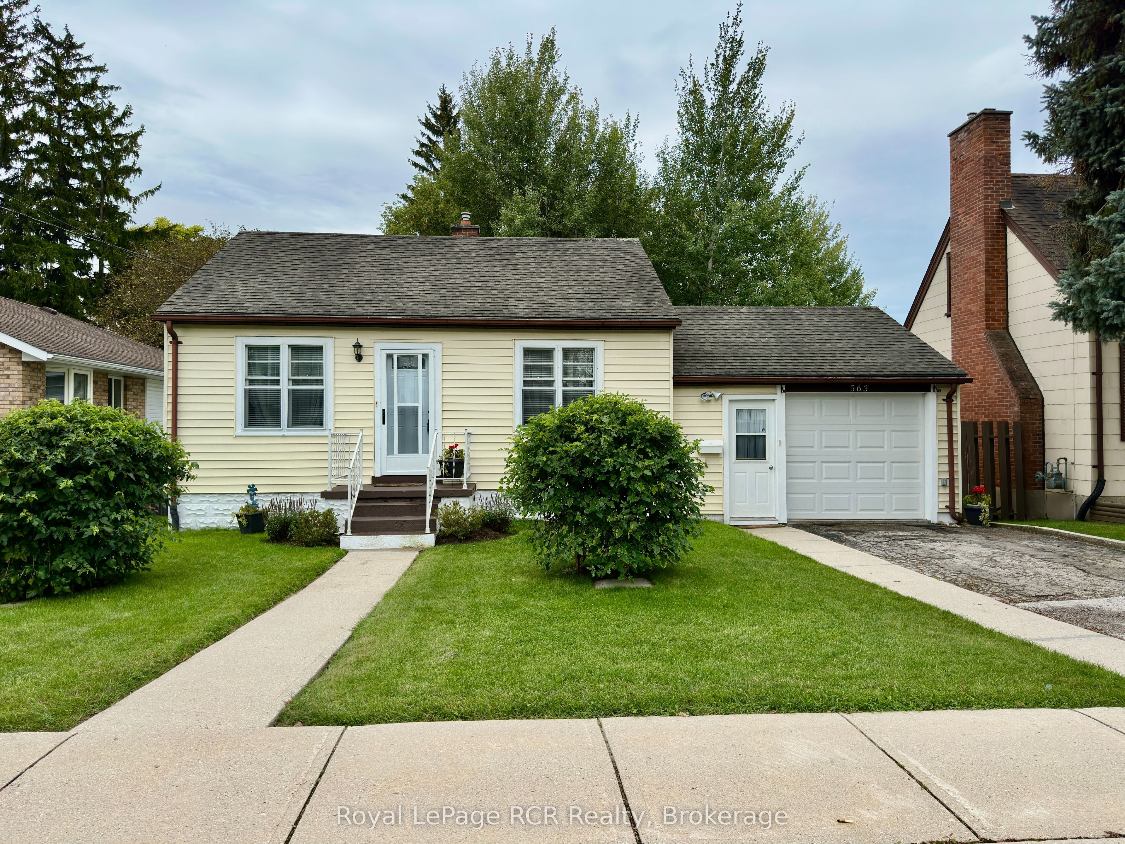563 9th Street Property Photo 1