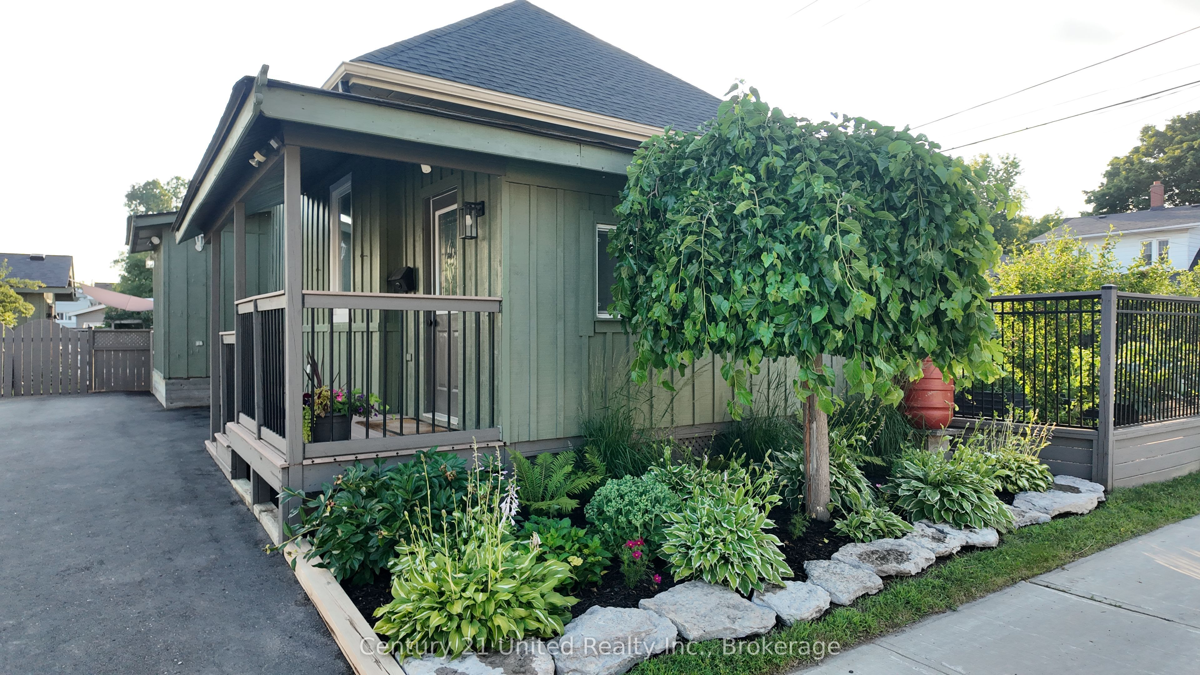 759 Hurley Street Property Photo 1