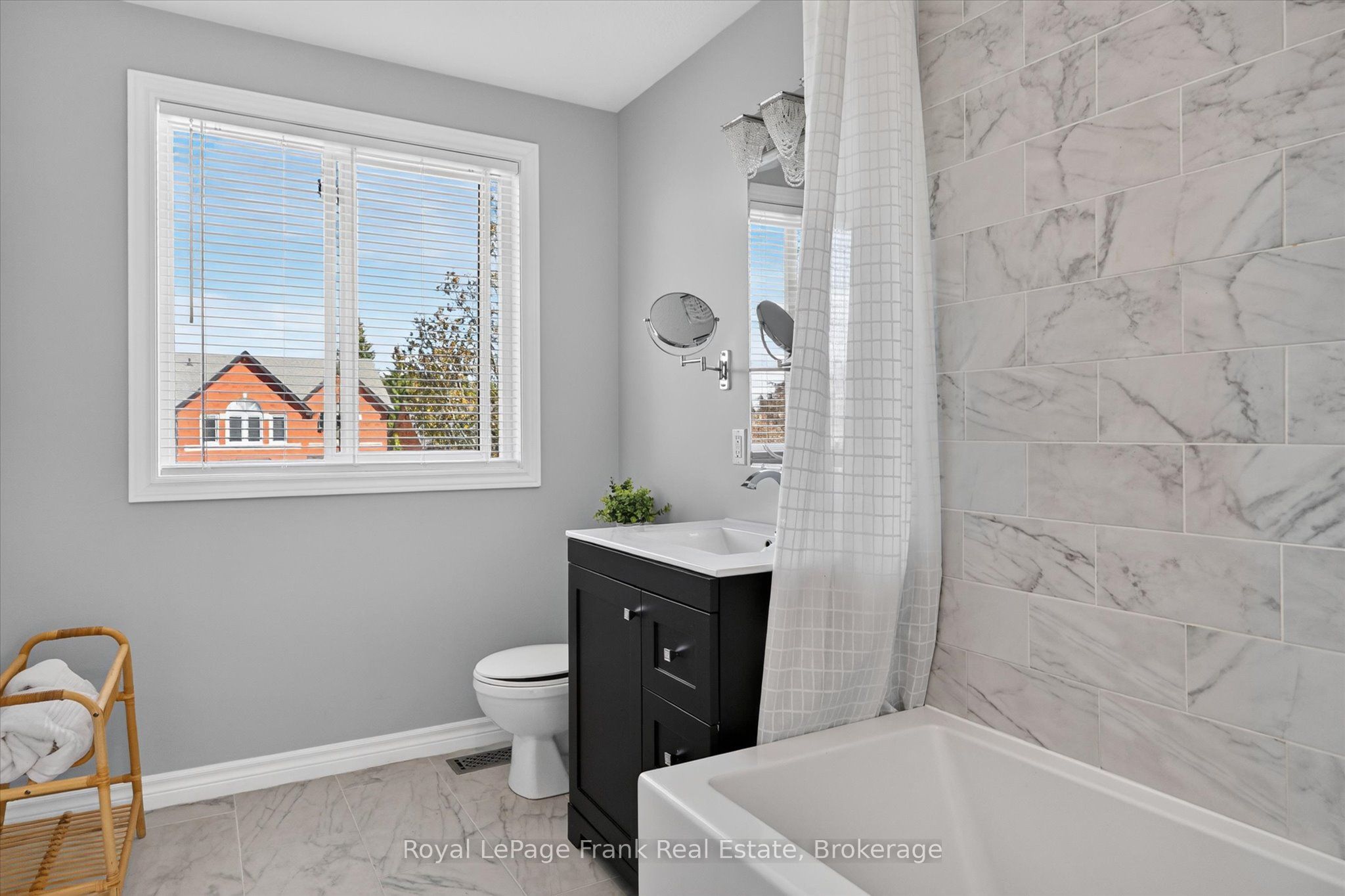 2439 Denure Drive Property Photo 18