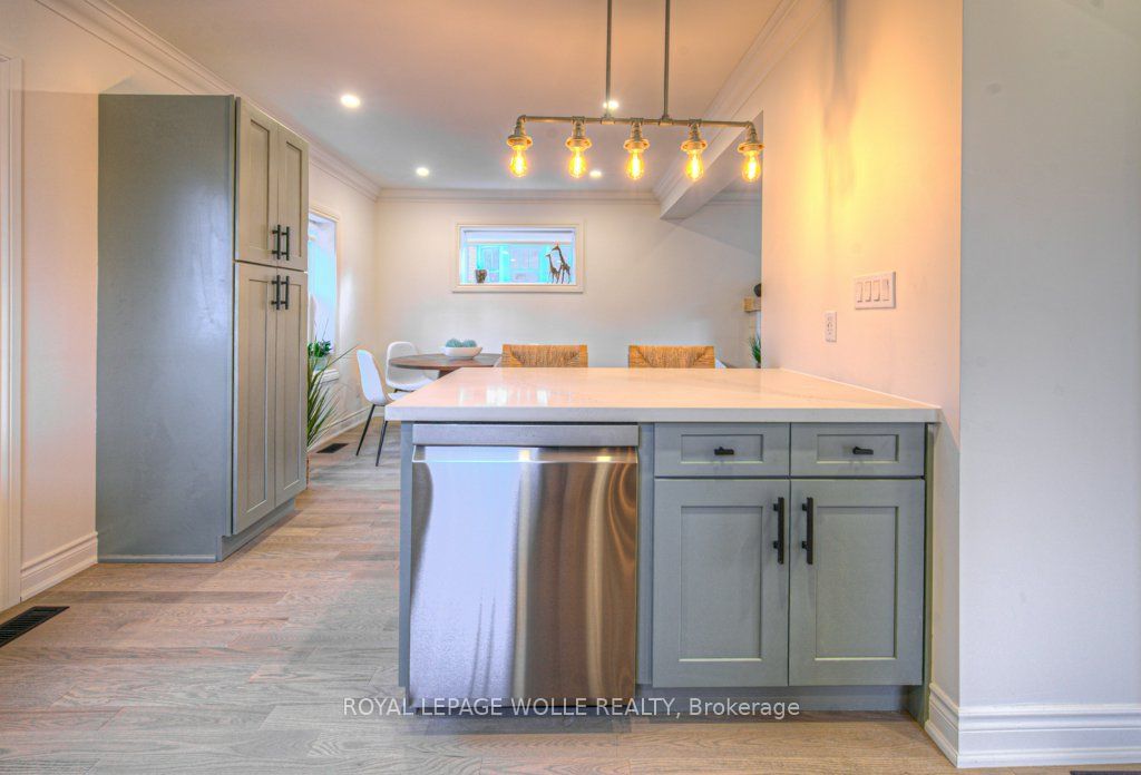 30 Dunbar Road S Property Photo 10