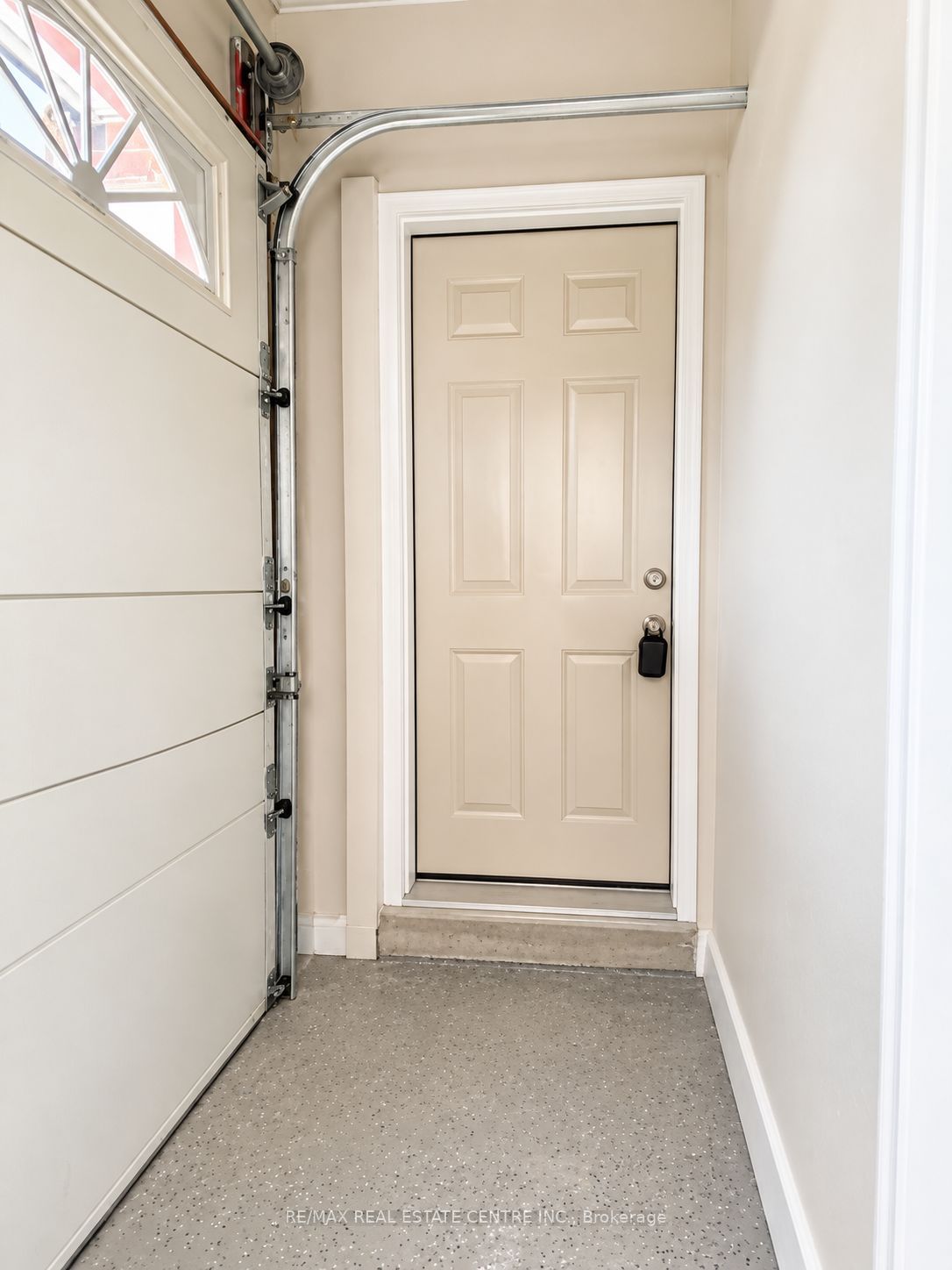 46 Wayne Drive Basement Property Photo 2