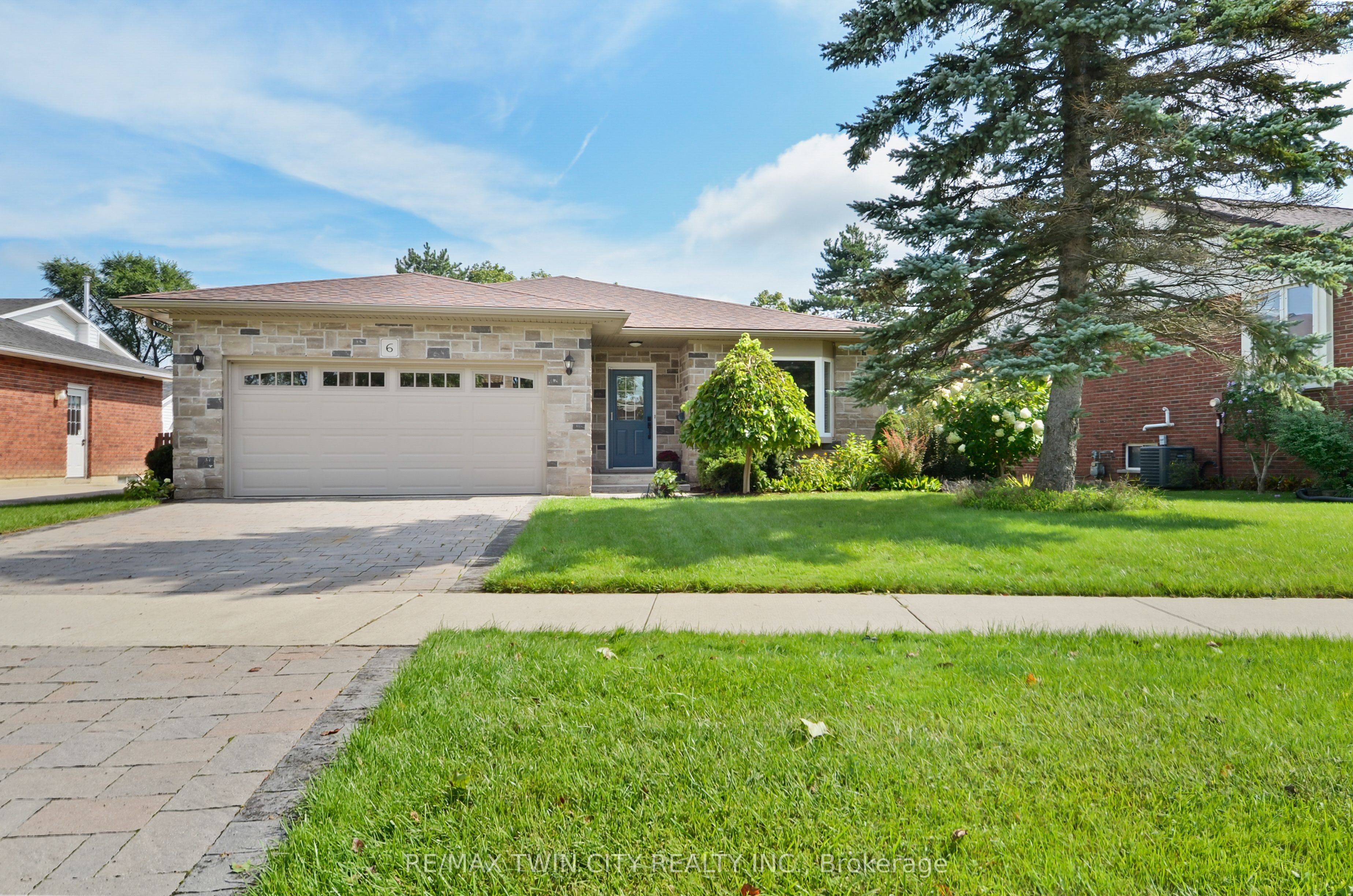 6 Edenridge Drive Property Photo 1