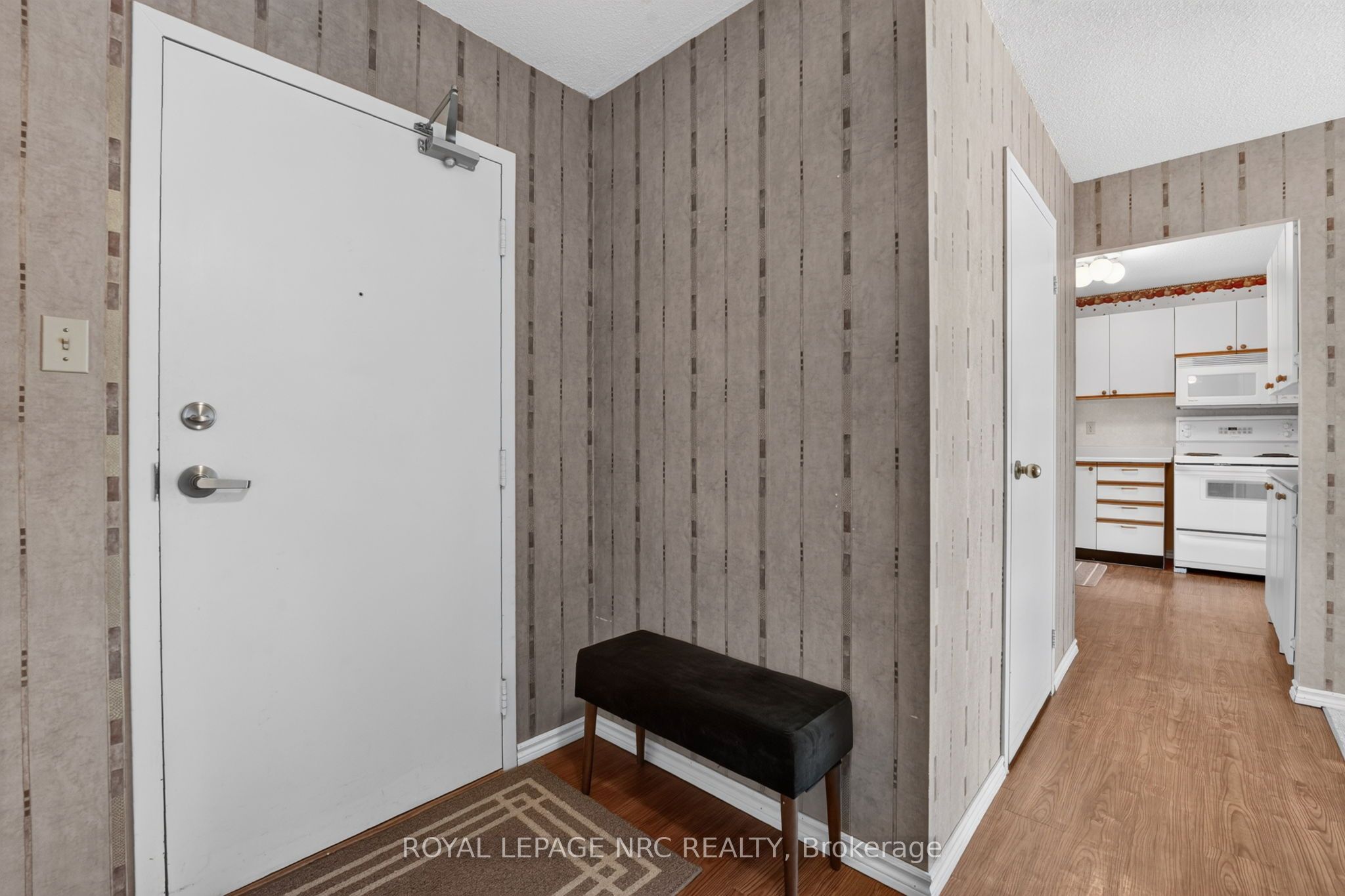 7 Gale Crescent 302 Property Photo 4
