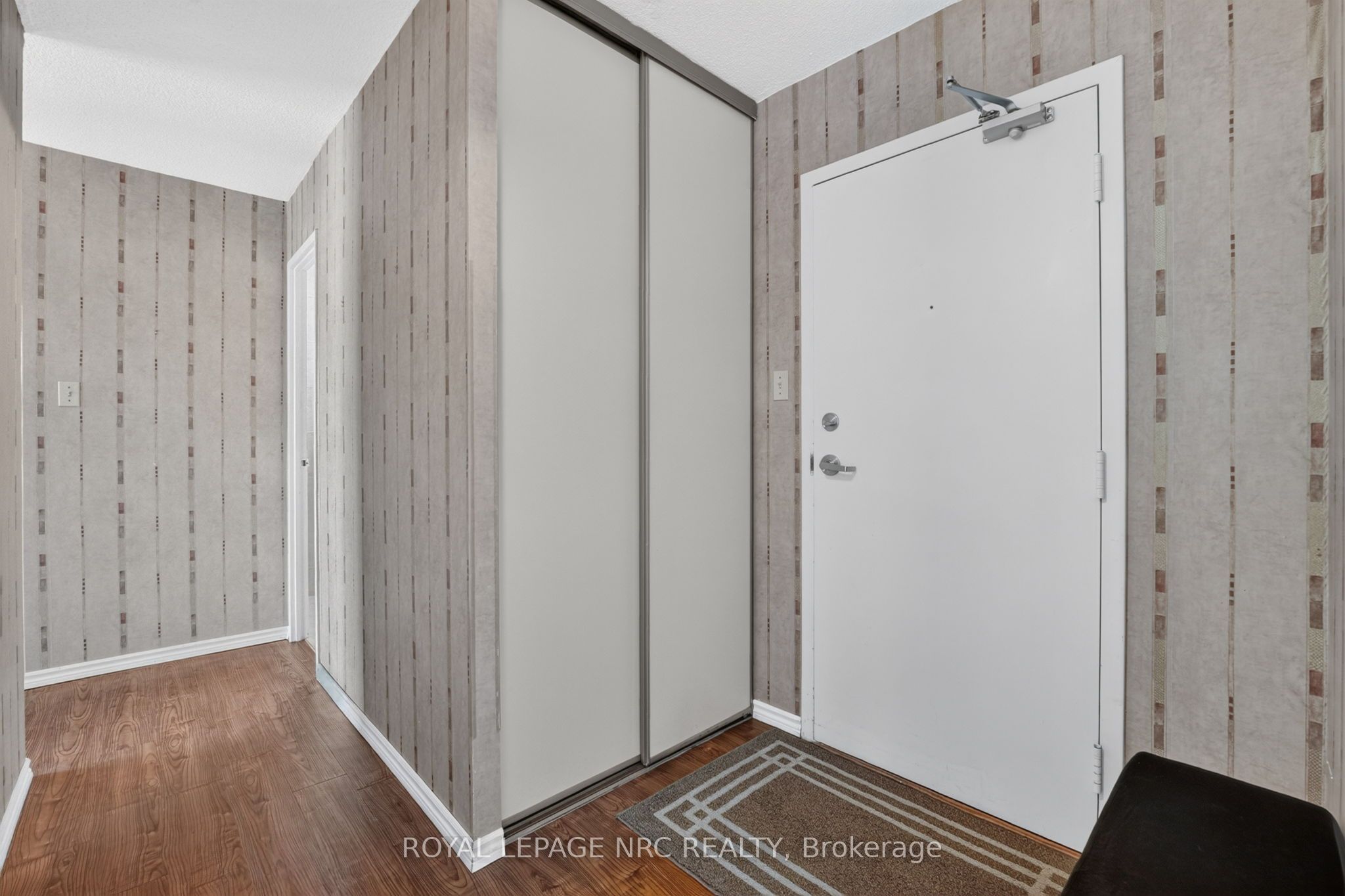 7 Gale Crescent 302 Property Photo 5
