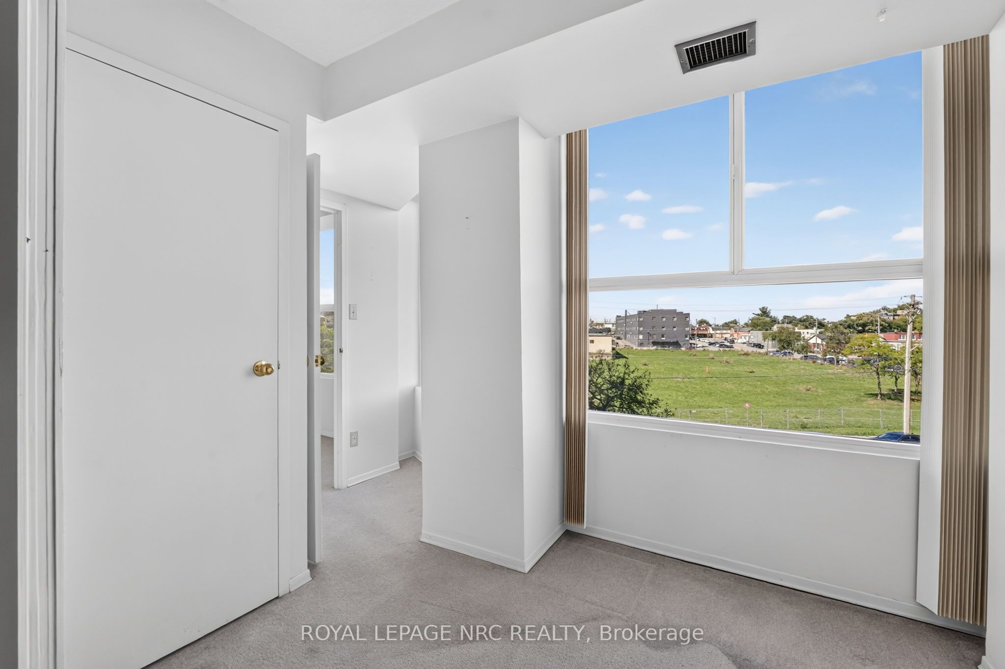 7 Gale Crescent 302 Property Photo 18