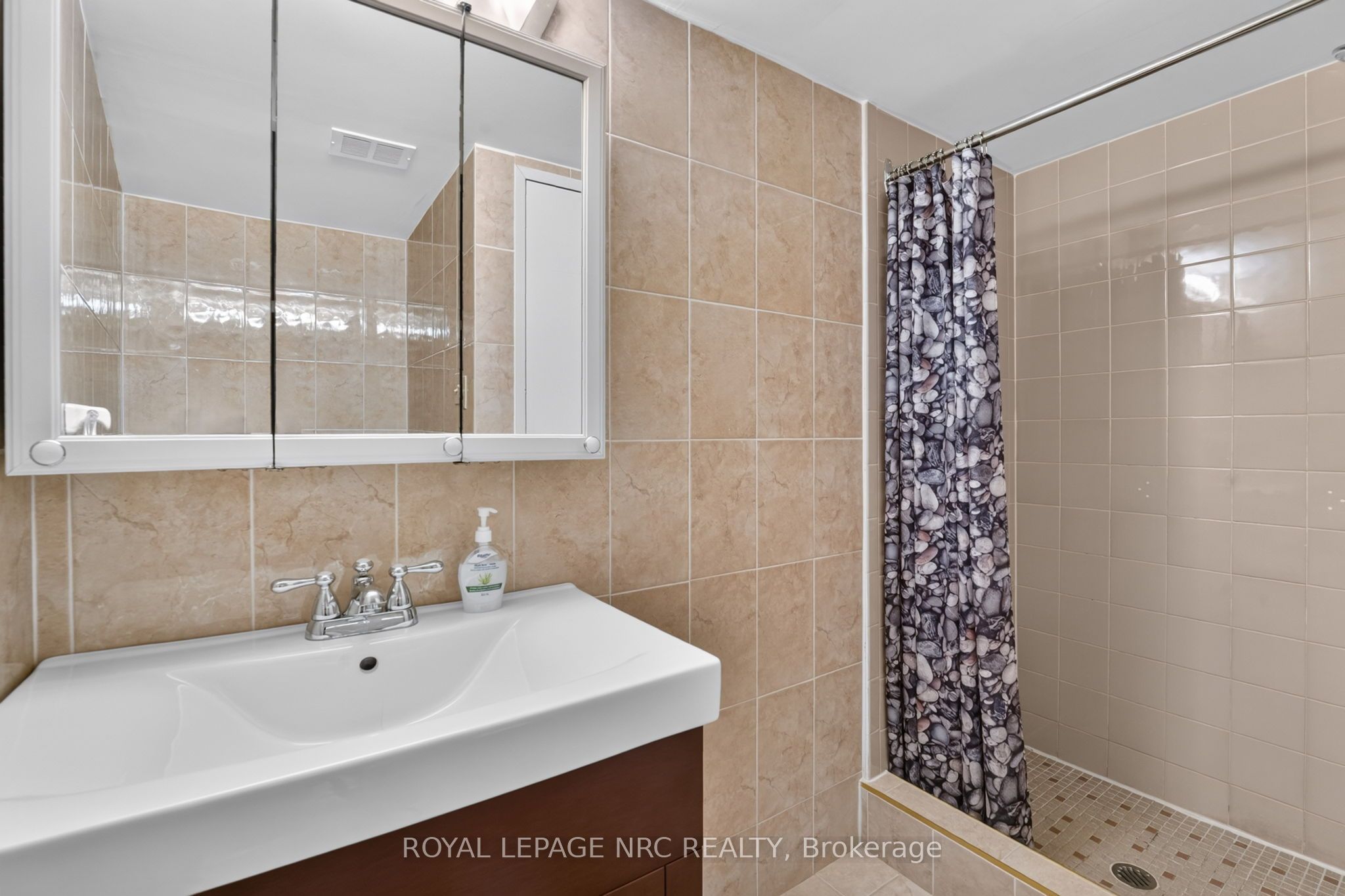7 Gale Crescent 302 Property Photo 20
