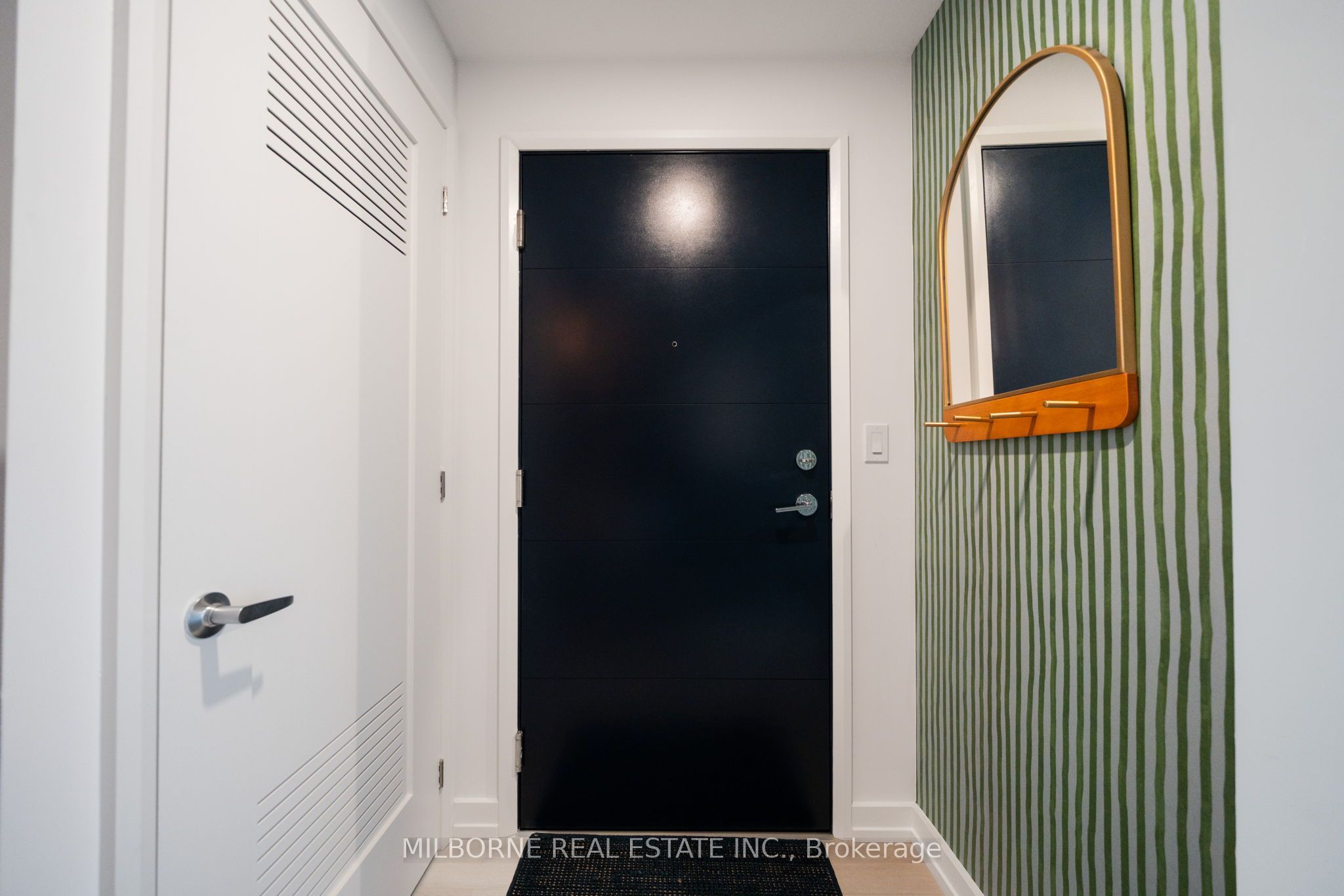 75 James Street S 2207 Property Photo 1