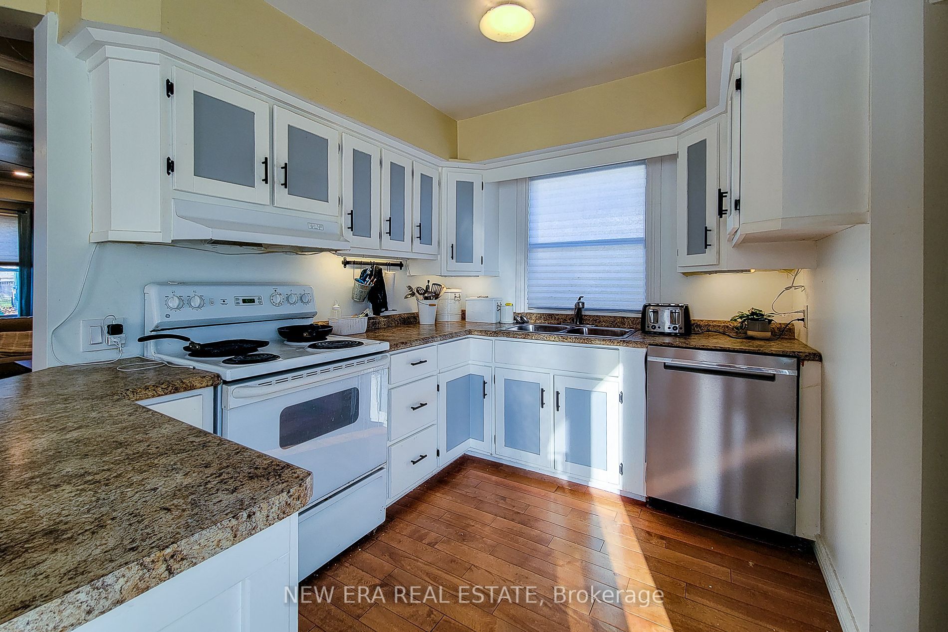 54 Eighth Avenue Property Photo 19