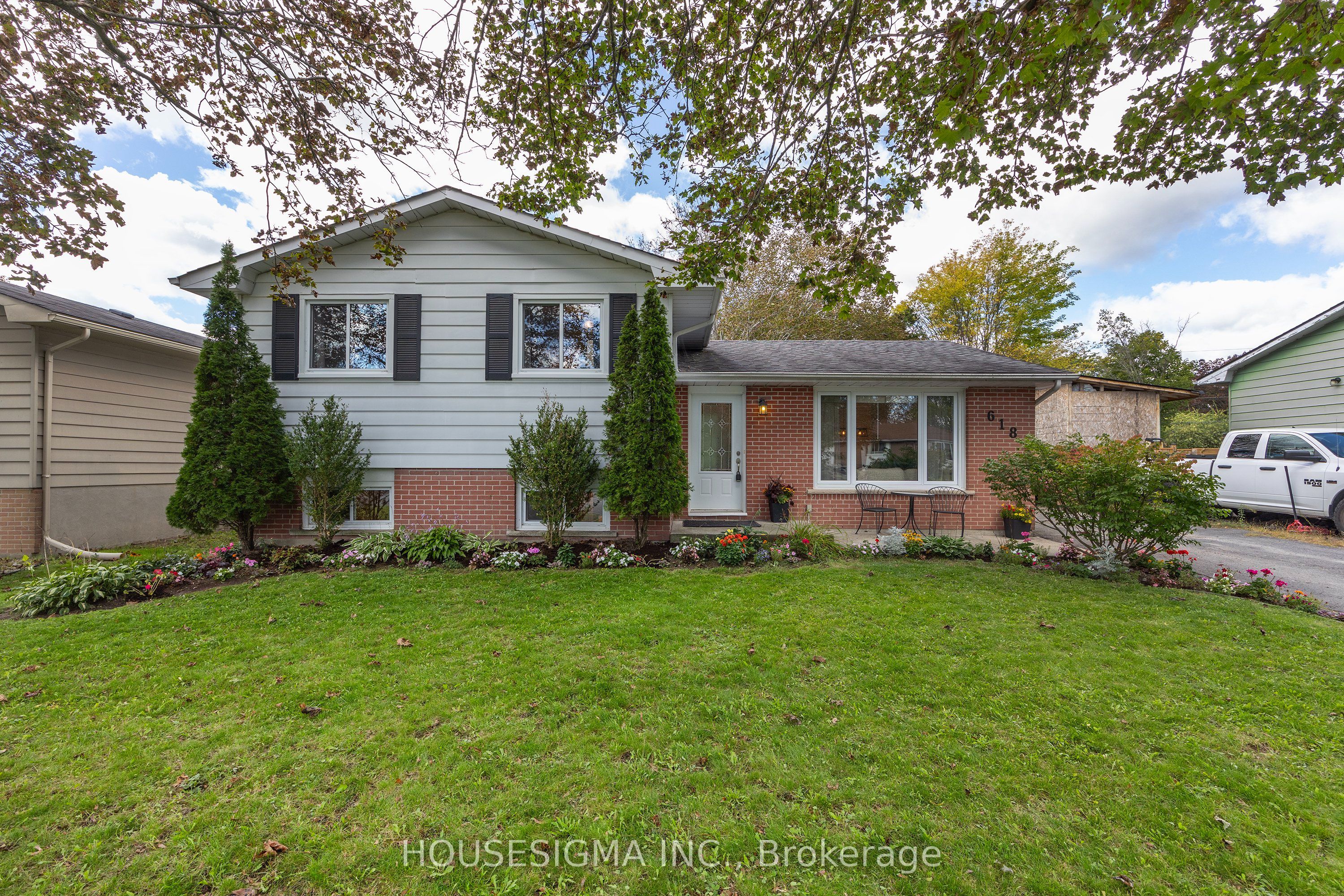 618 Aylmer Crescent Property Photo 1