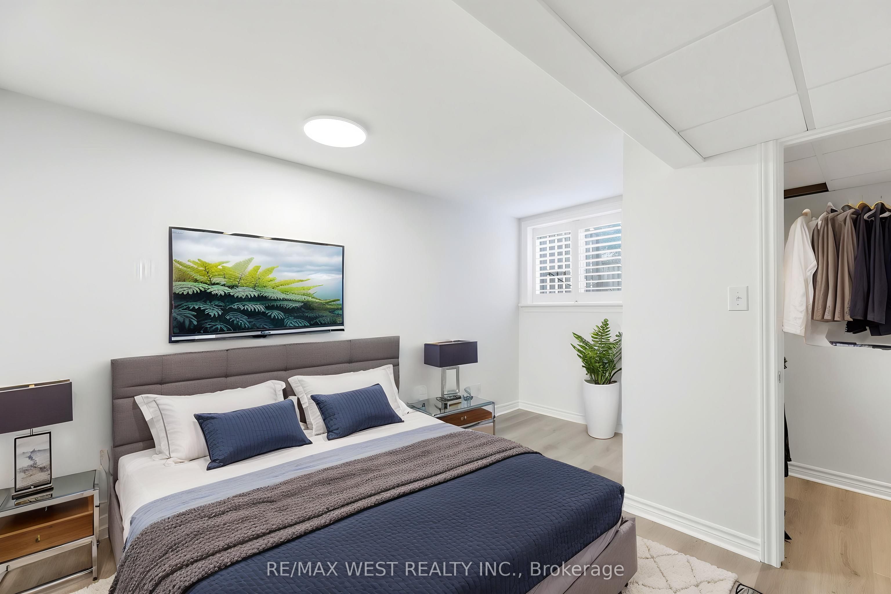 916 Silversmith Street Property Photo 10