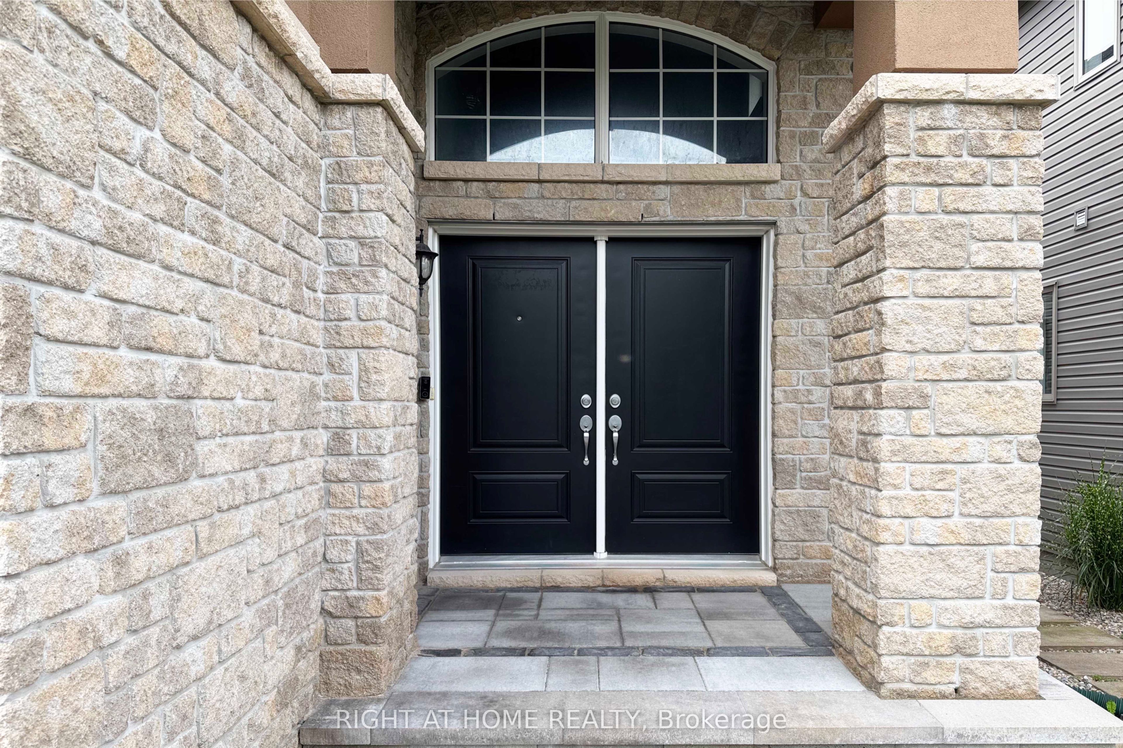 504 Breccia Heights Property Photo 3