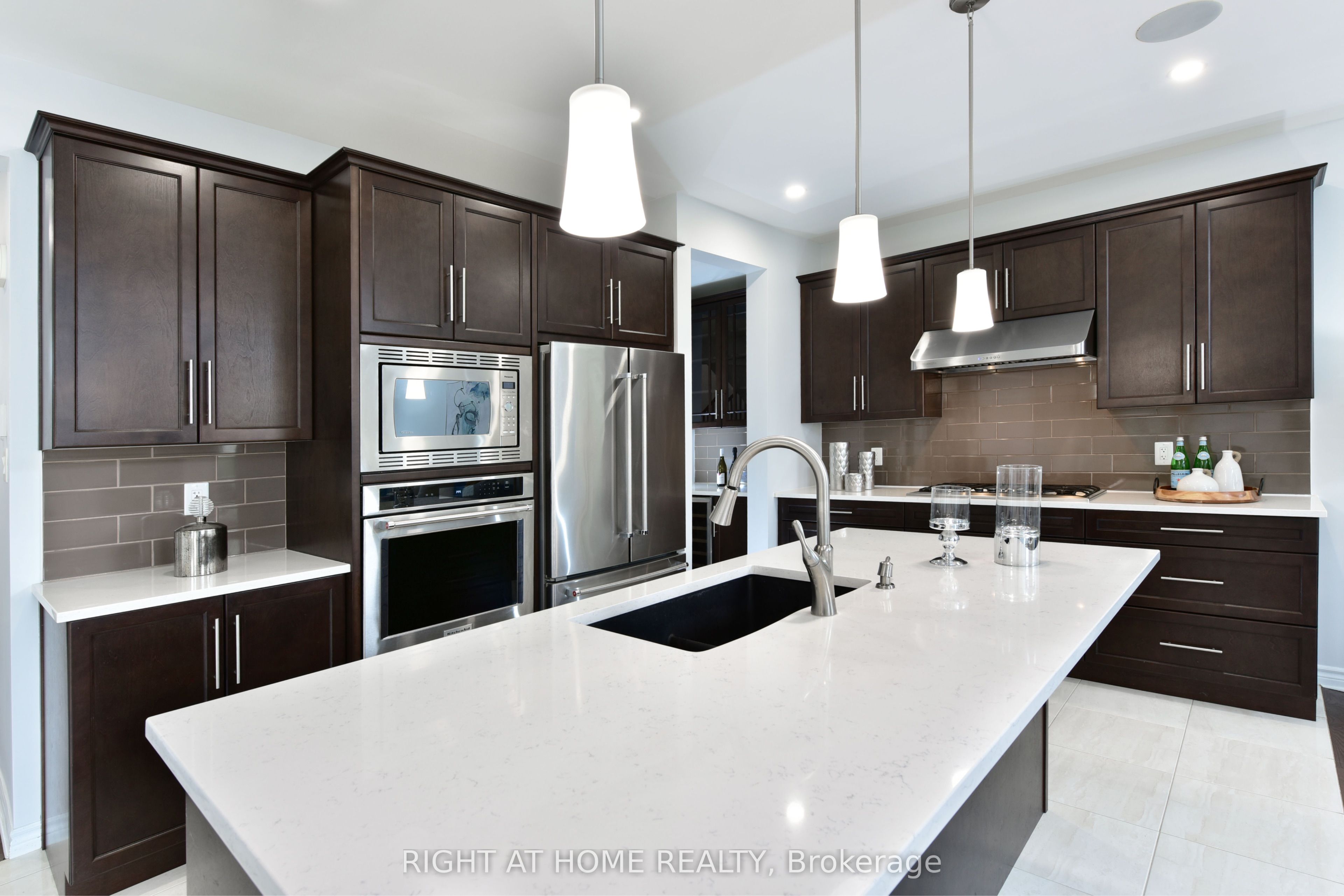 504 Breccia Heights Property Photo 18