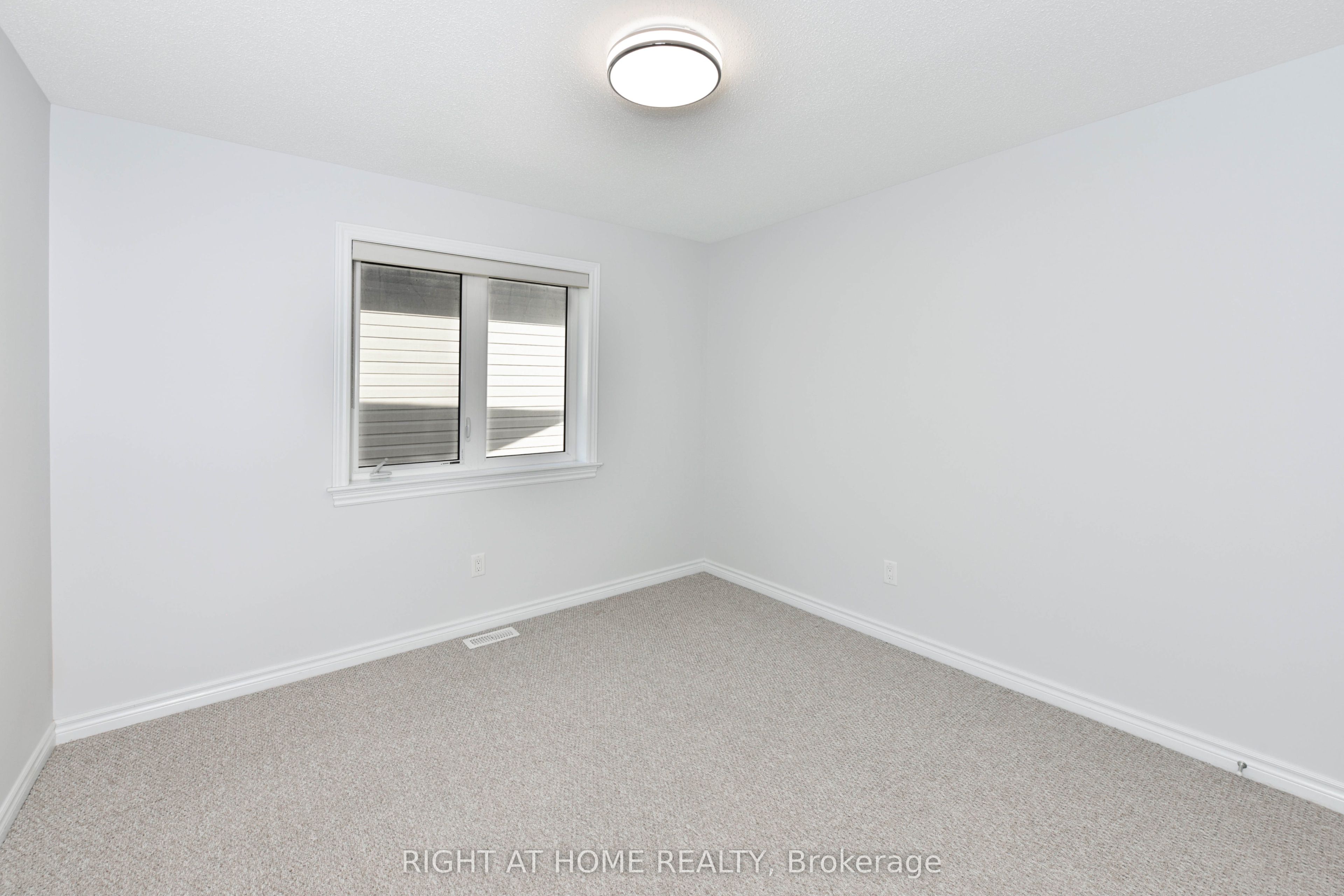 504 Breccia Heights Property Photo 33