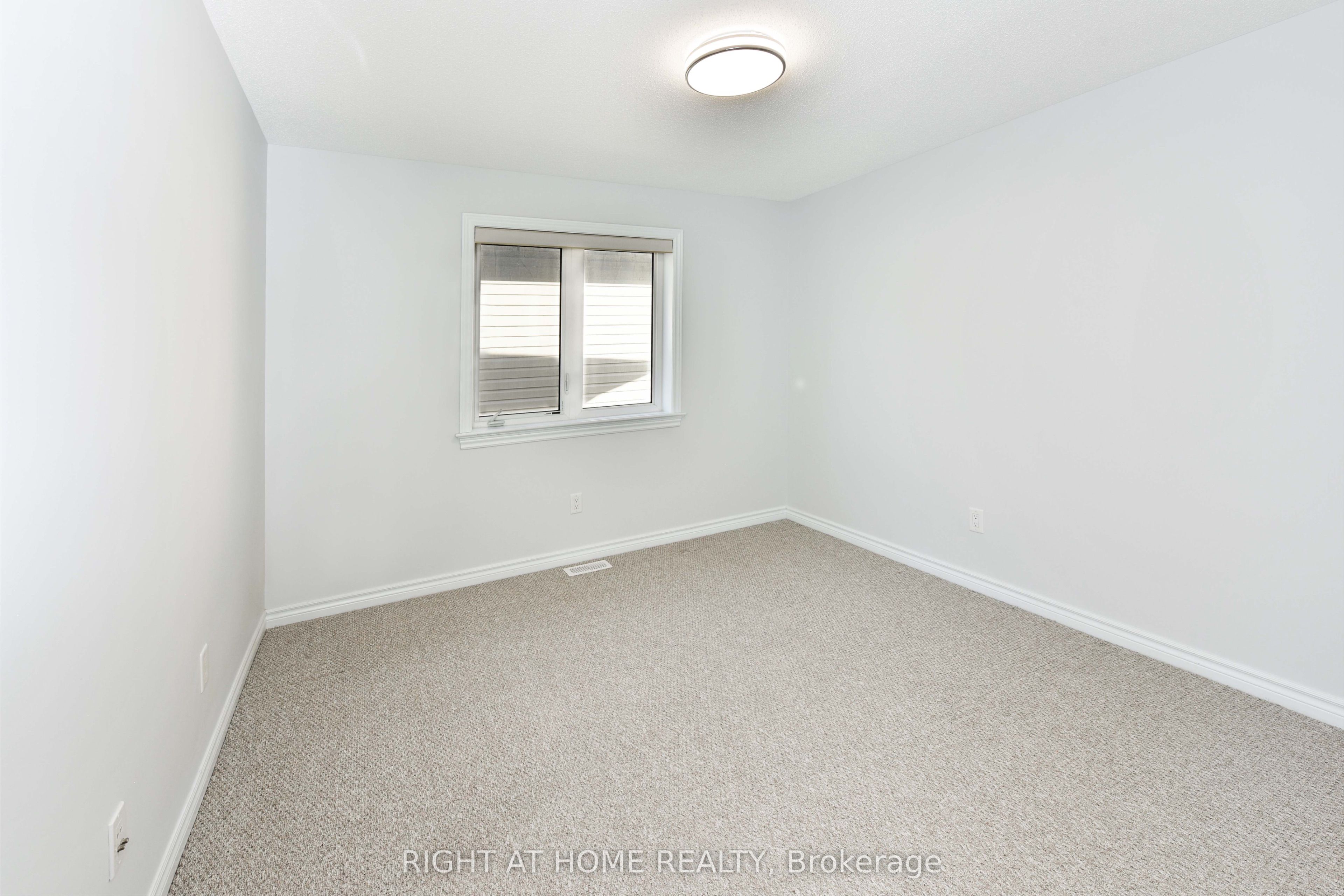 504 Breccia Heights Property Photo 35