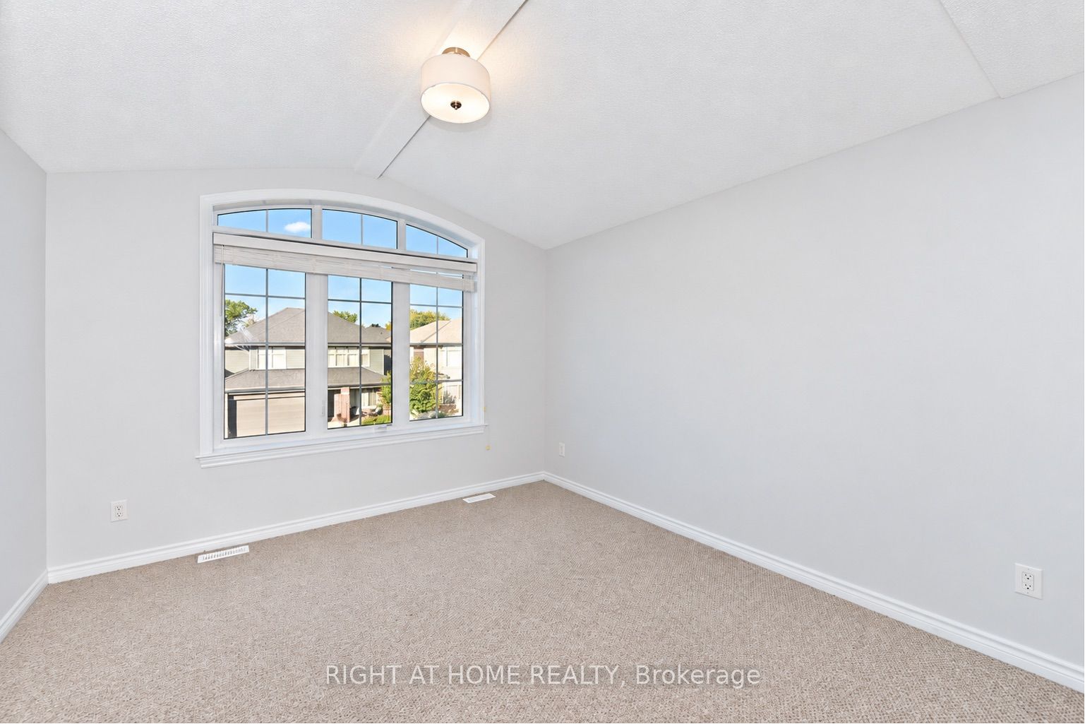 504 Breccia Heights Property Photo 37