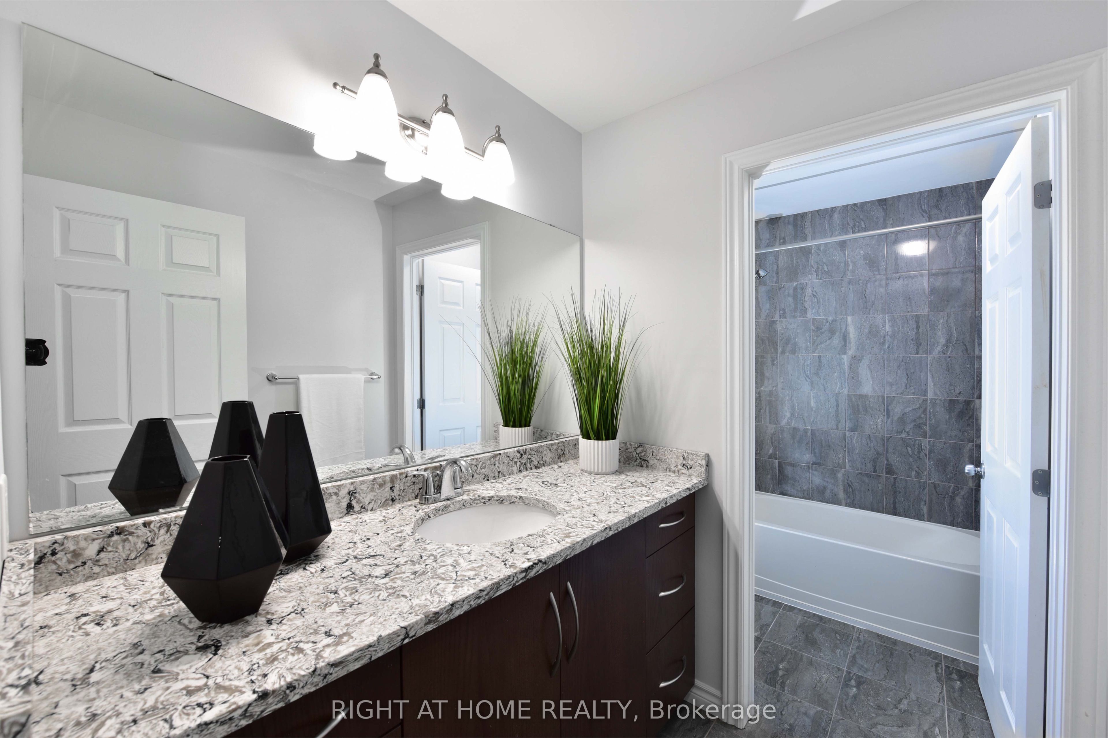 504 Breccia Heights Property Photo 38