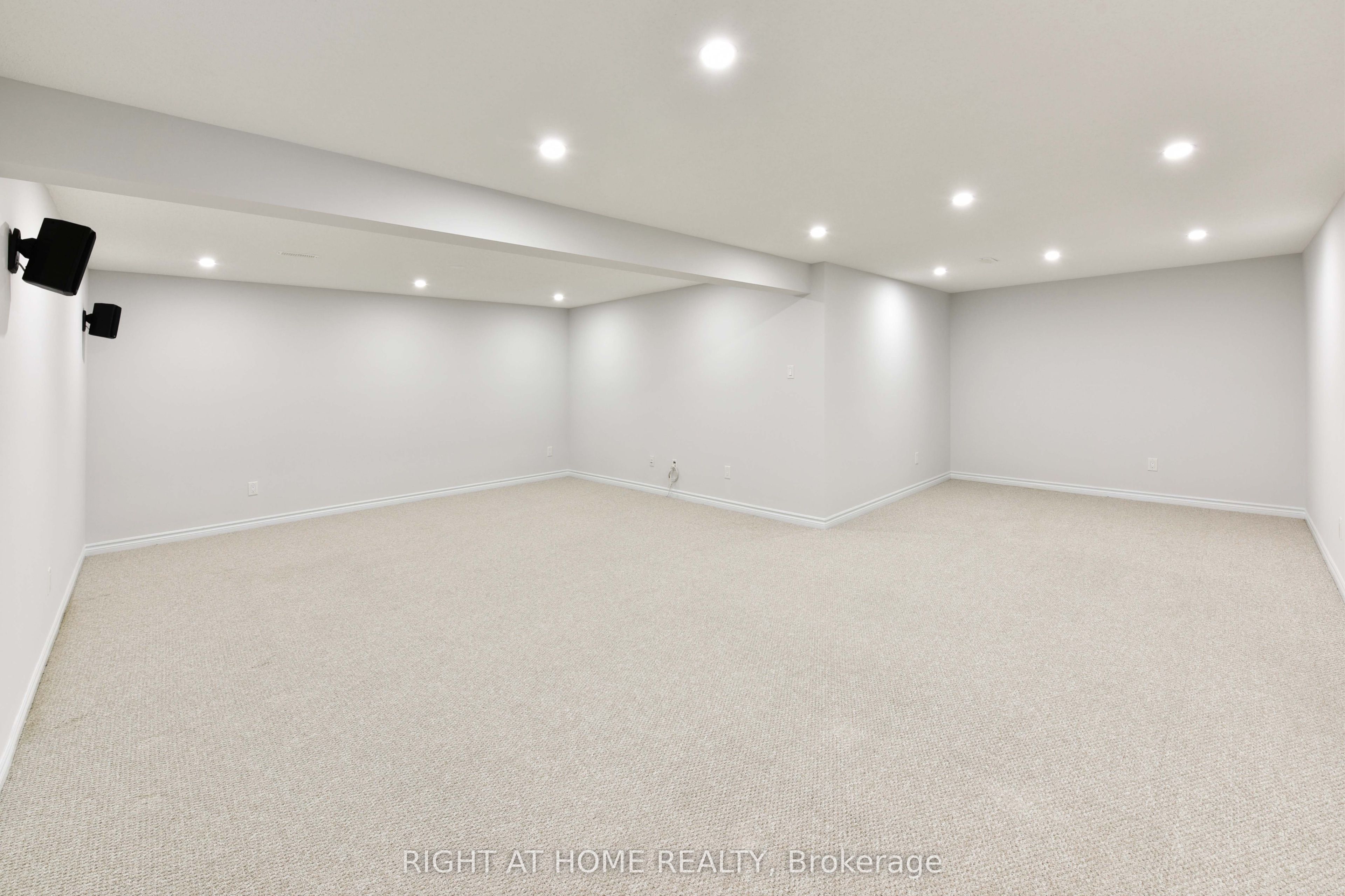 504 Breccia Heights Property Photo 44