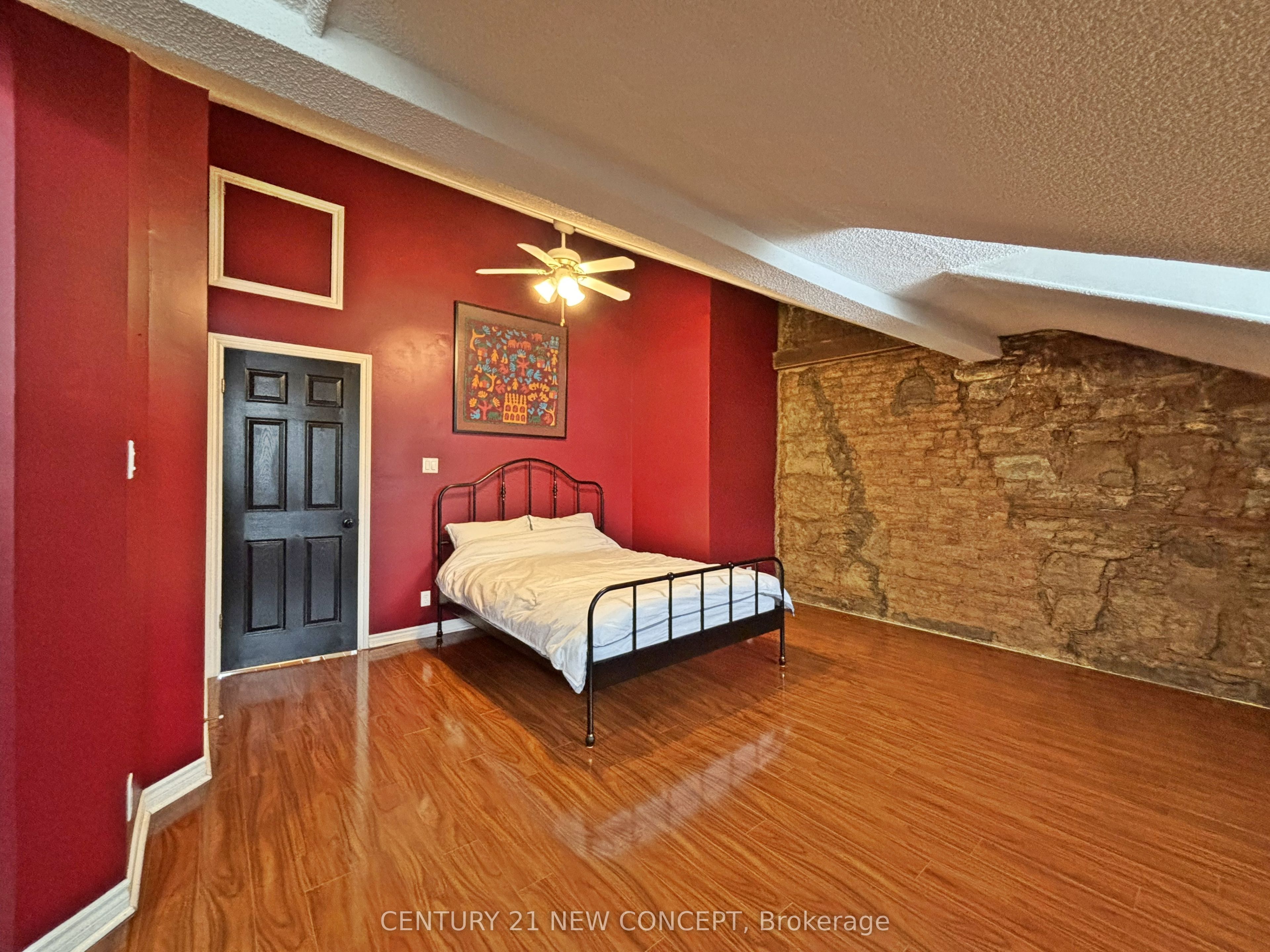 146 James Street S Property Photo 20