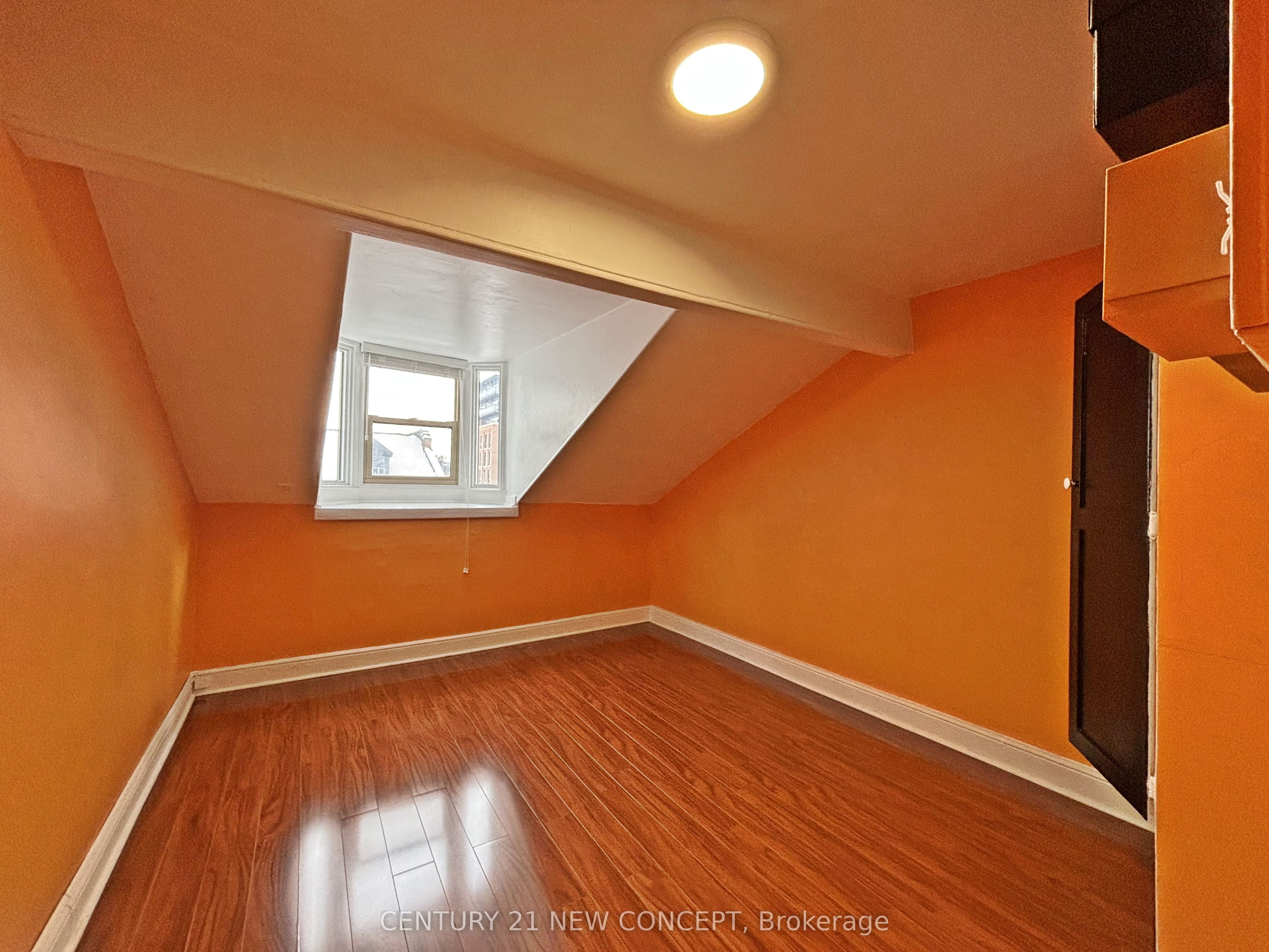 146 James Street S Property Photo 22