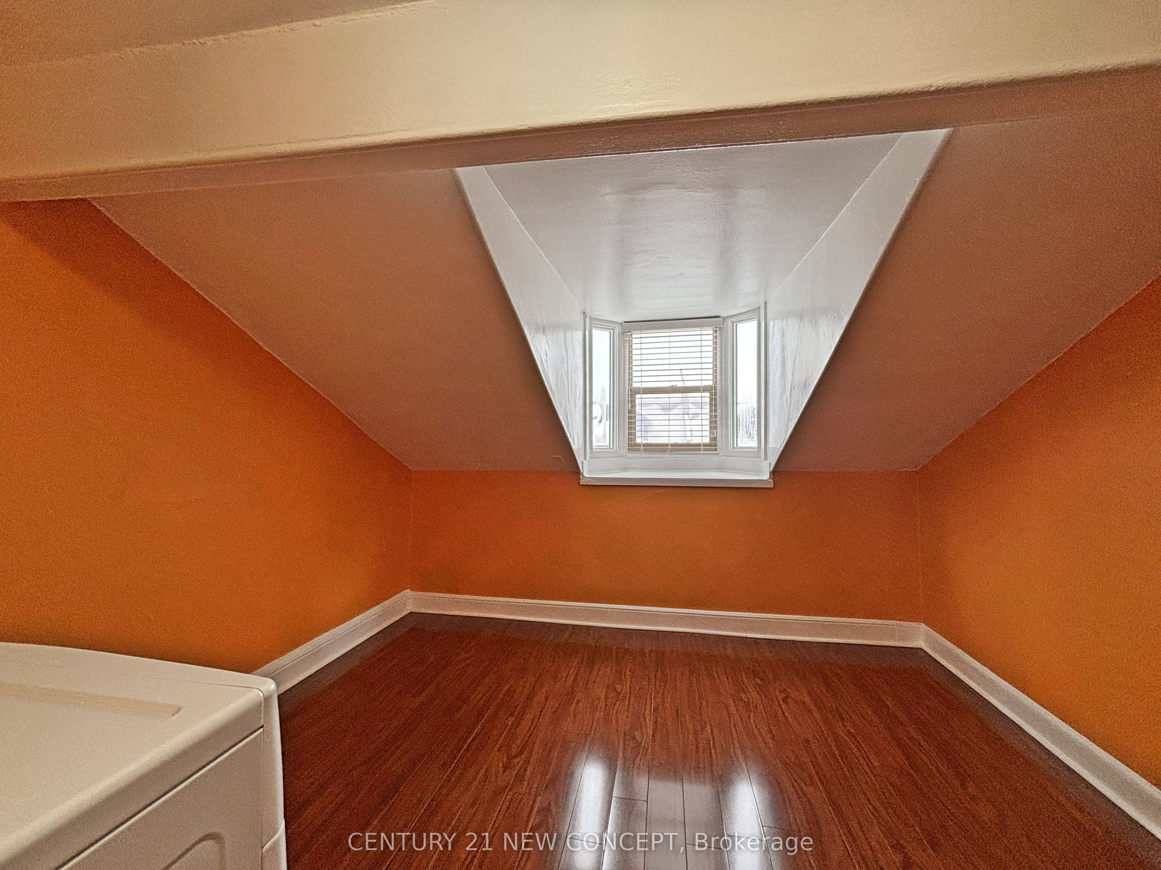 146 James Street S Property Photo 23