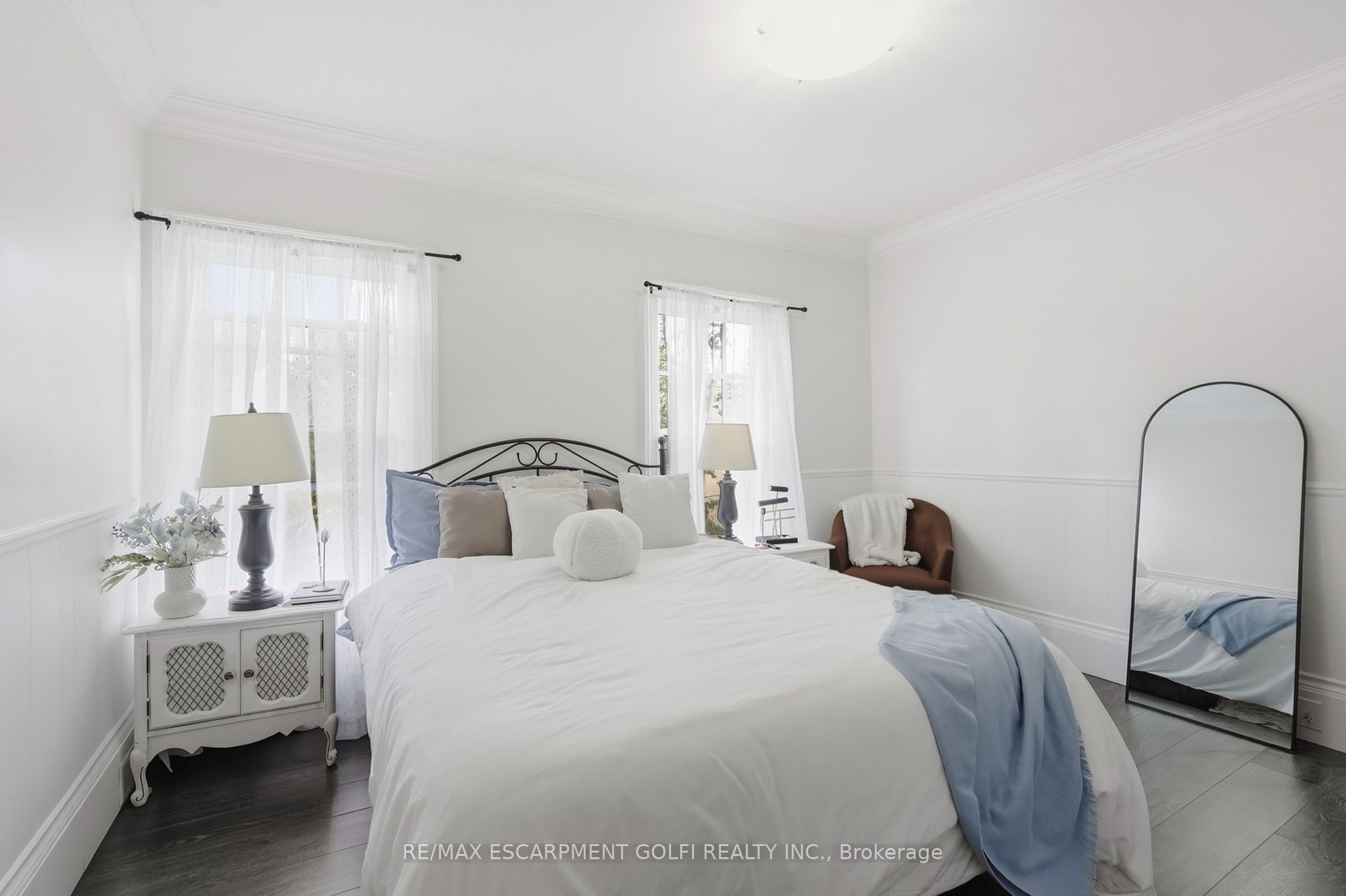 41 Spring Street Property Photo 4