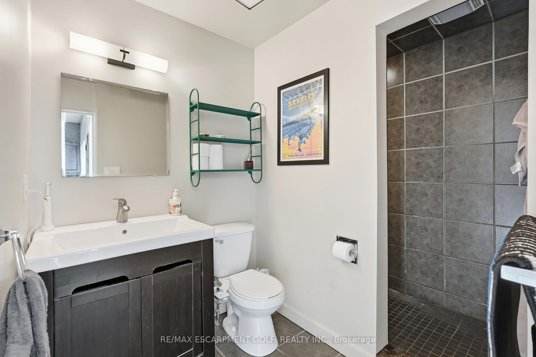 41 Spring Street Property Photo 13