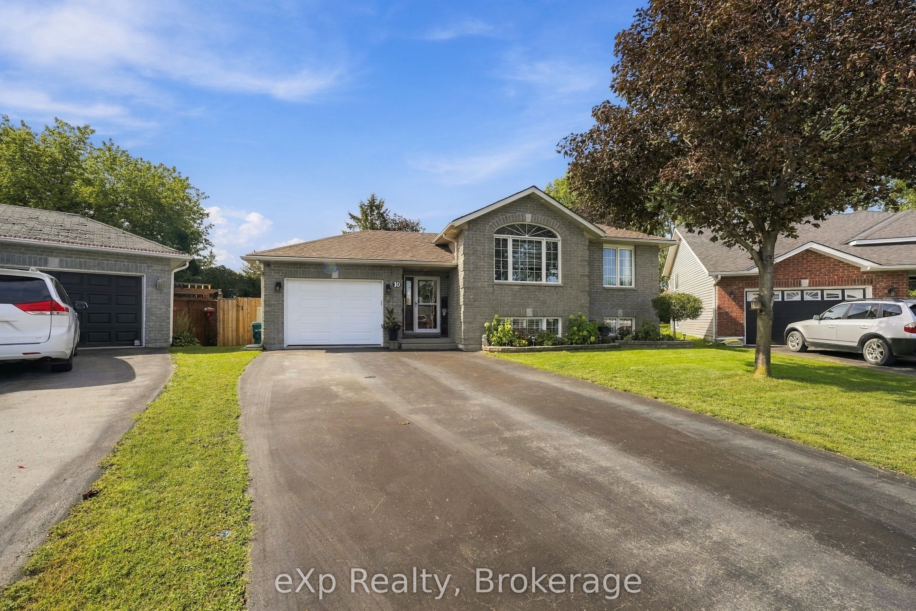 10 Christopher Court Property Photo 2