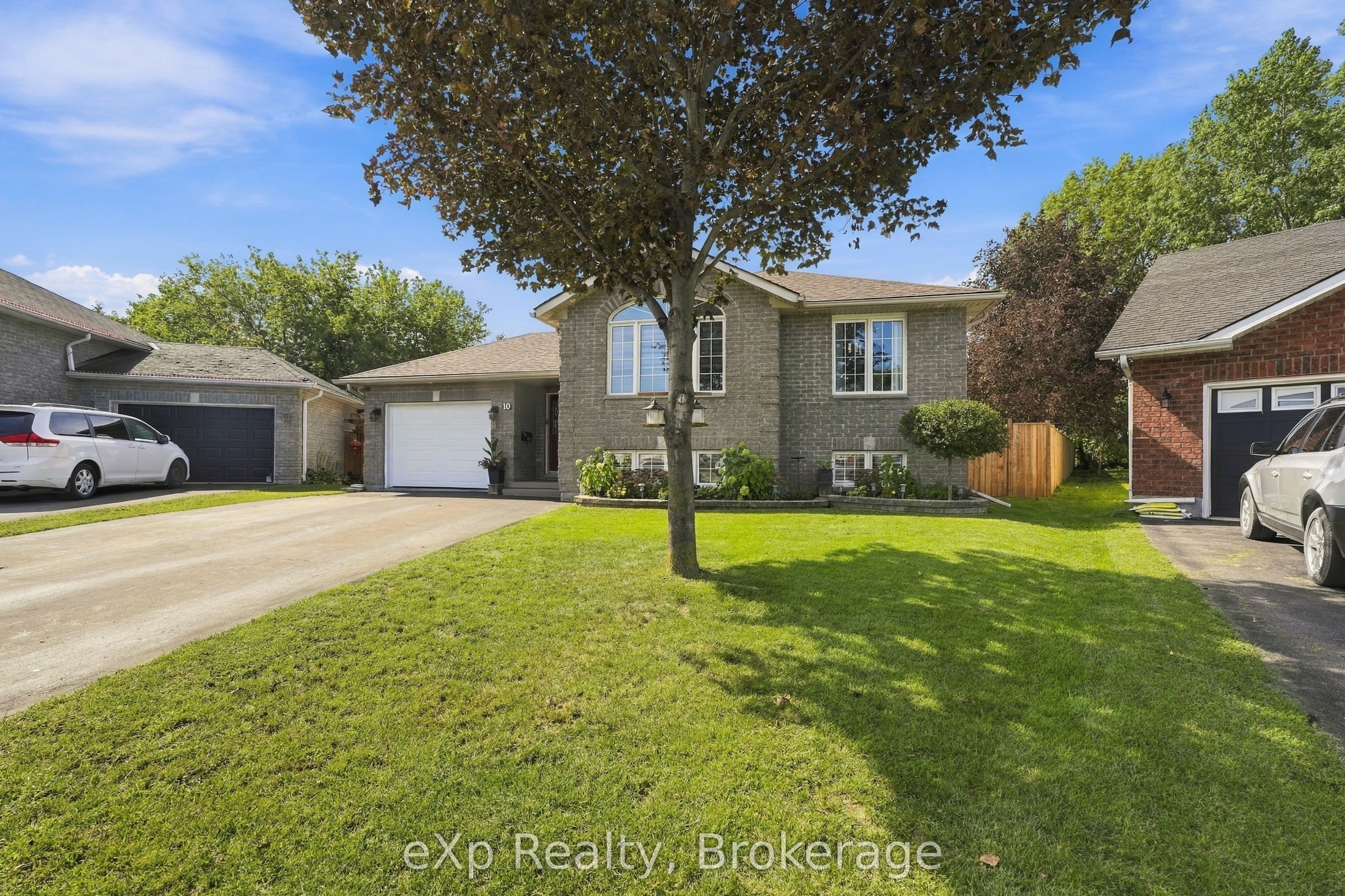 10 Christopher Court Property Photo 3