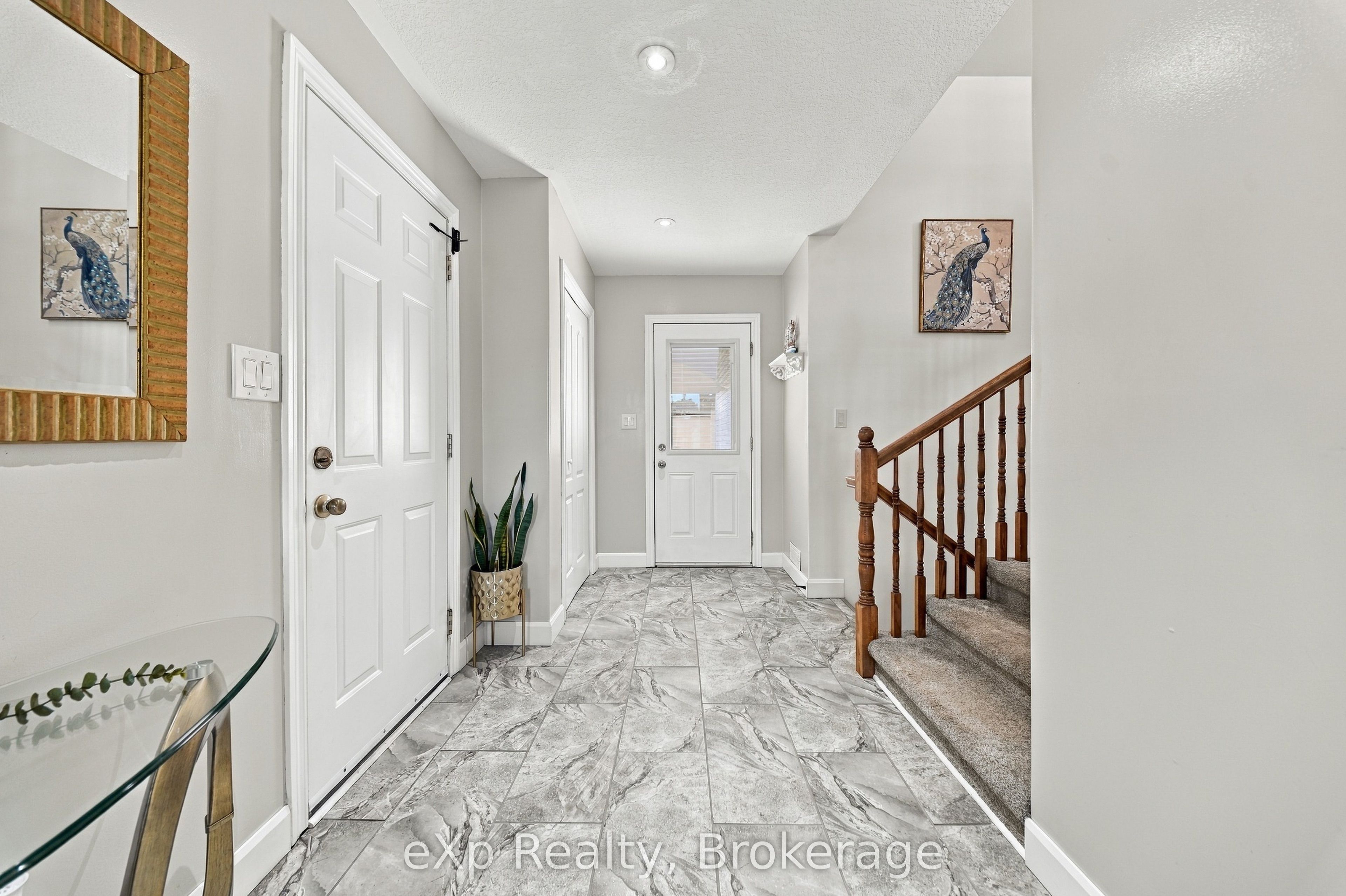 10 Christopher Court Property Photo 4
