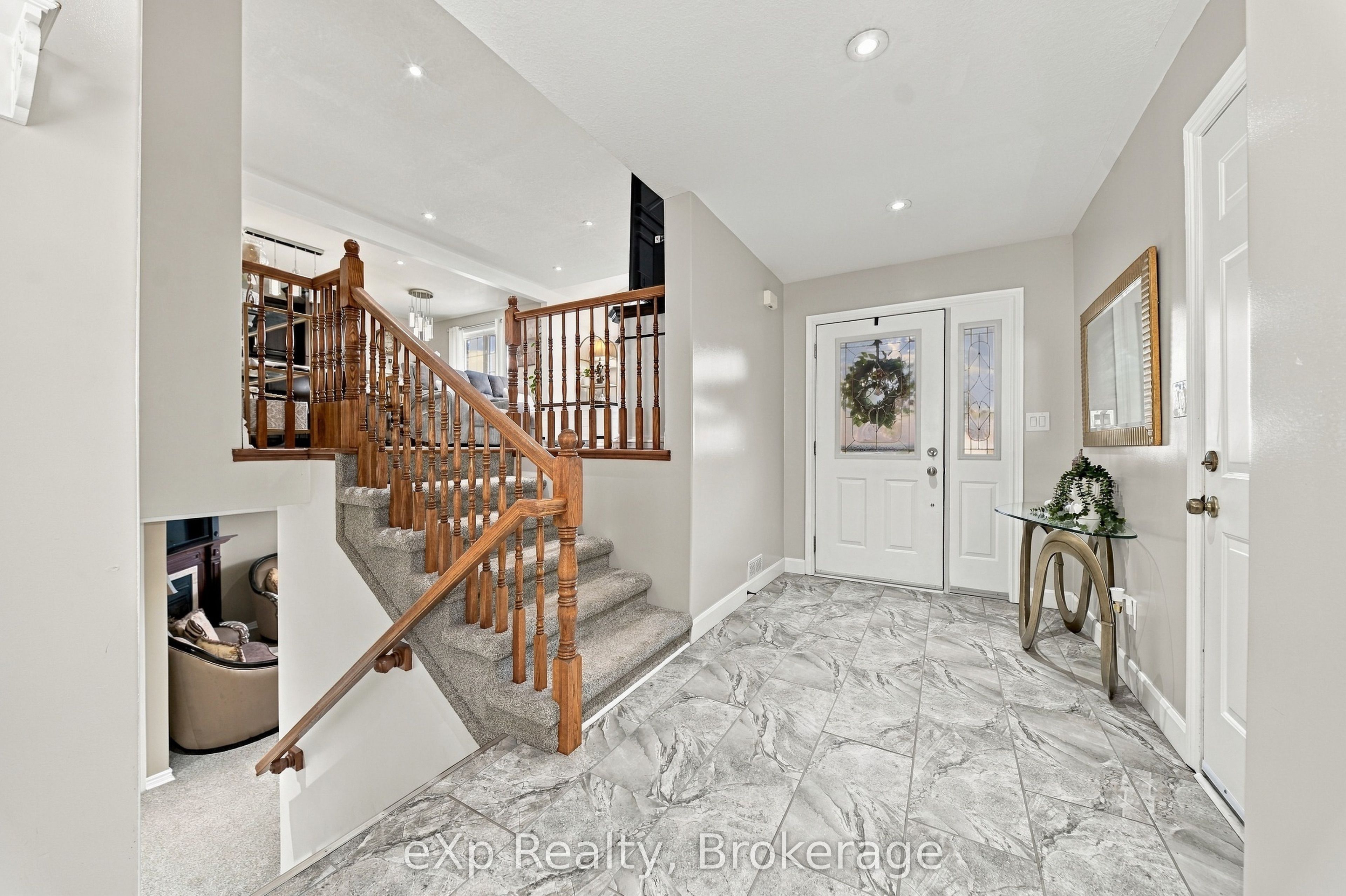 10 Christopher Court Property Photo 5