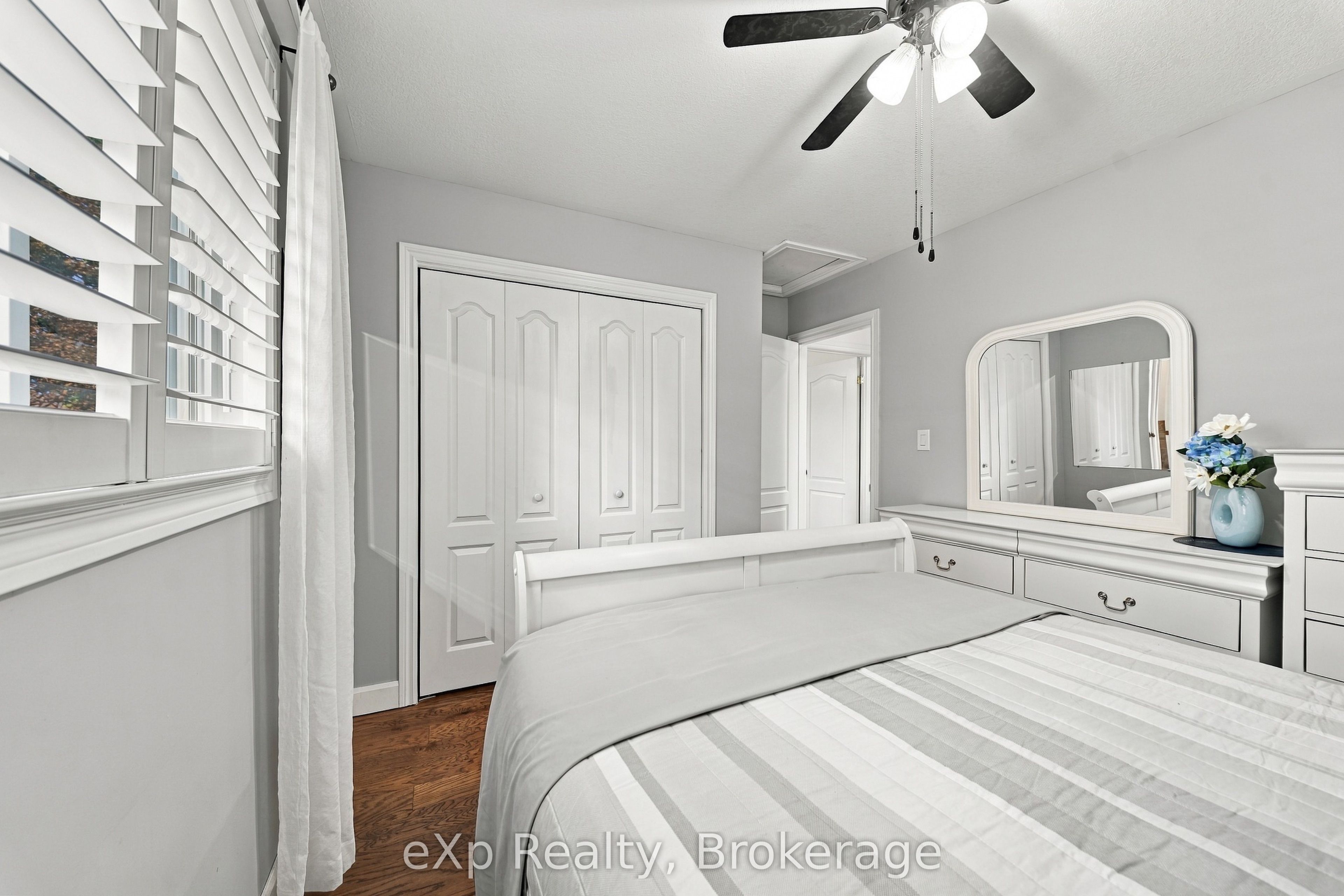10 Christopher Court Property Photo 13